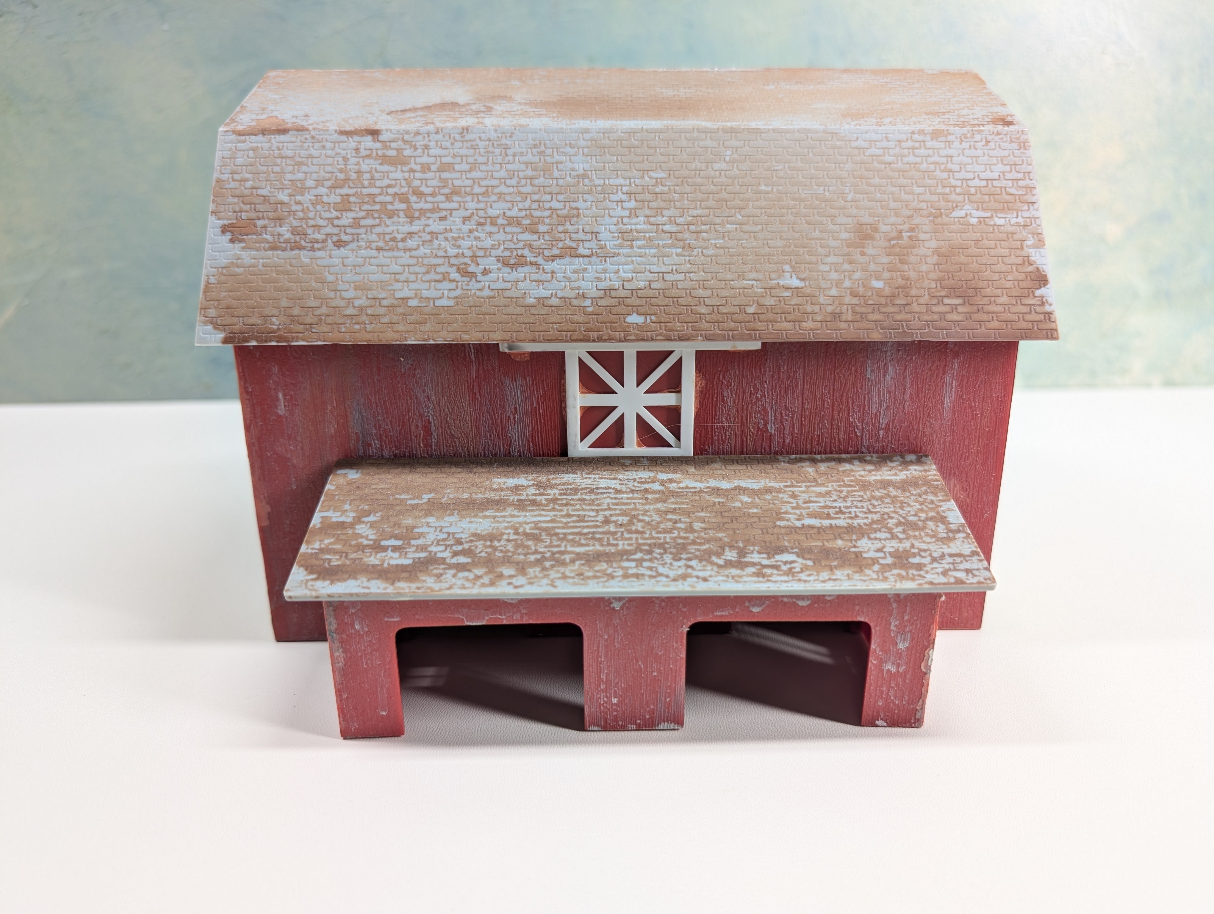 USED HO Scale Large Red Barn, Weathered