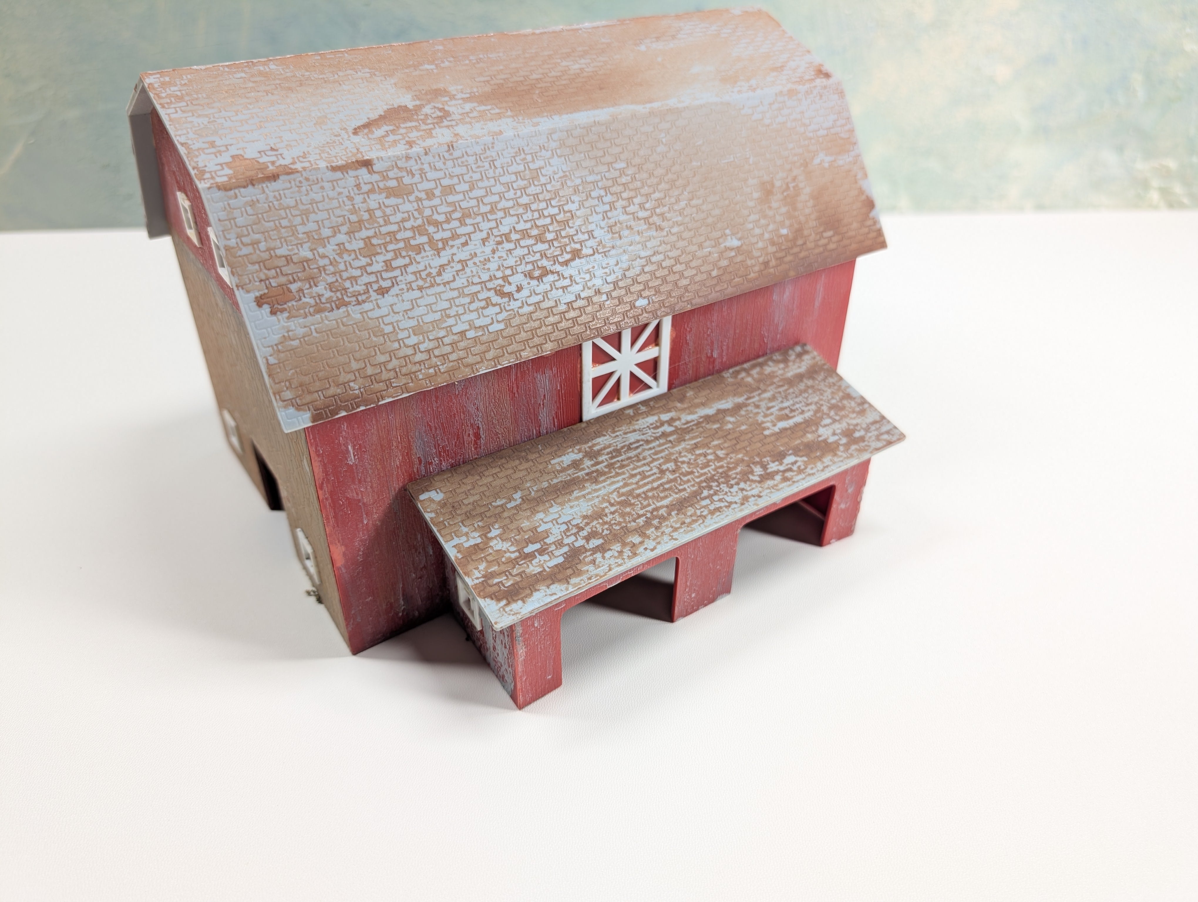 USED HO Scale Large Red Barn, Weathered