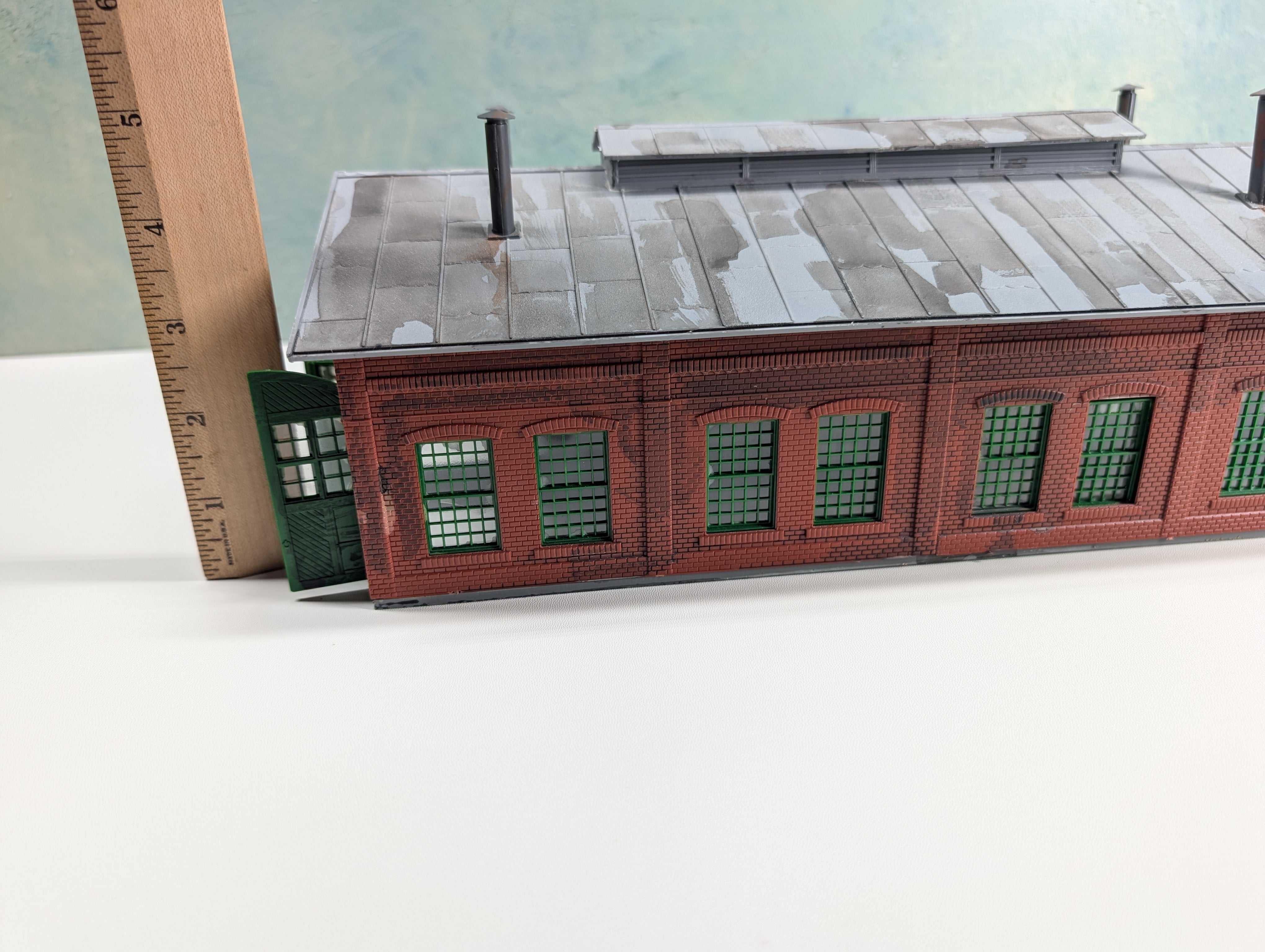USED HO Scale 2 Stall Locomotive Shed, Weathered
