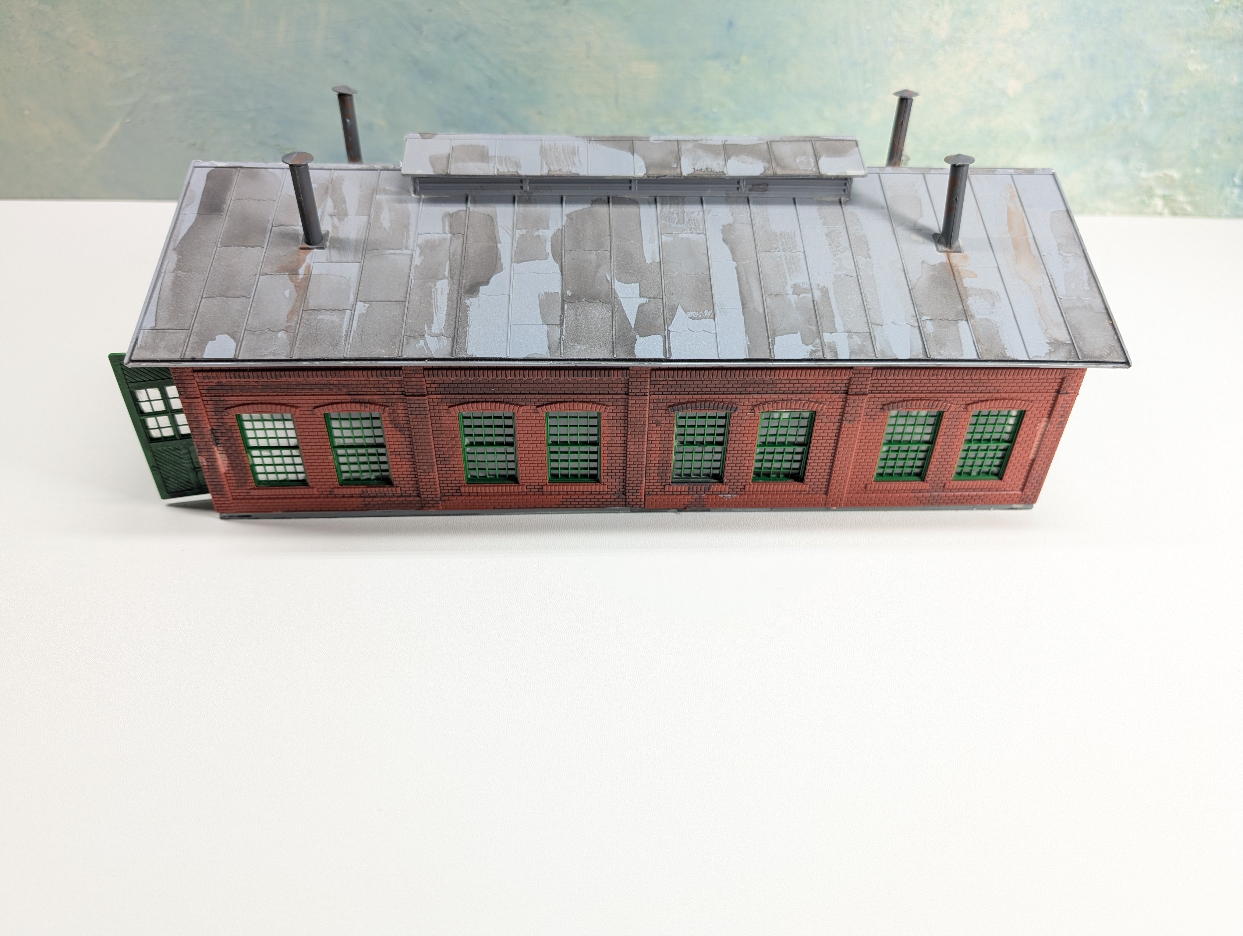USED HO Scale 2 Stall Locomotive Shed, Weathered