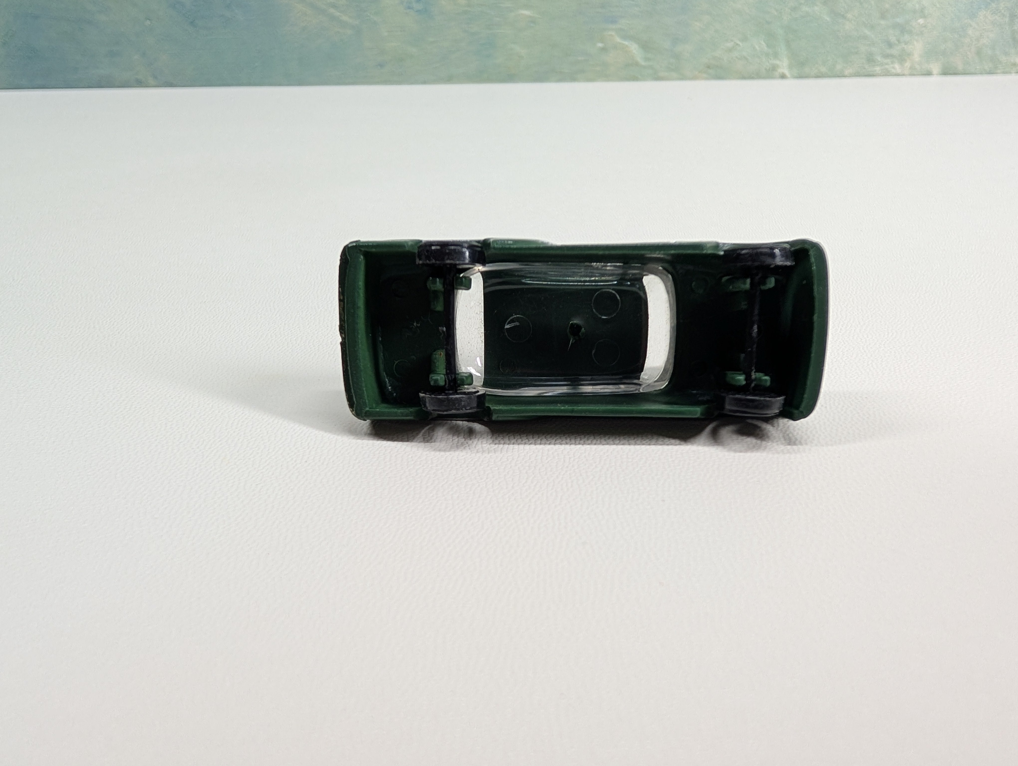USED HO Scale Green 2 Door Car