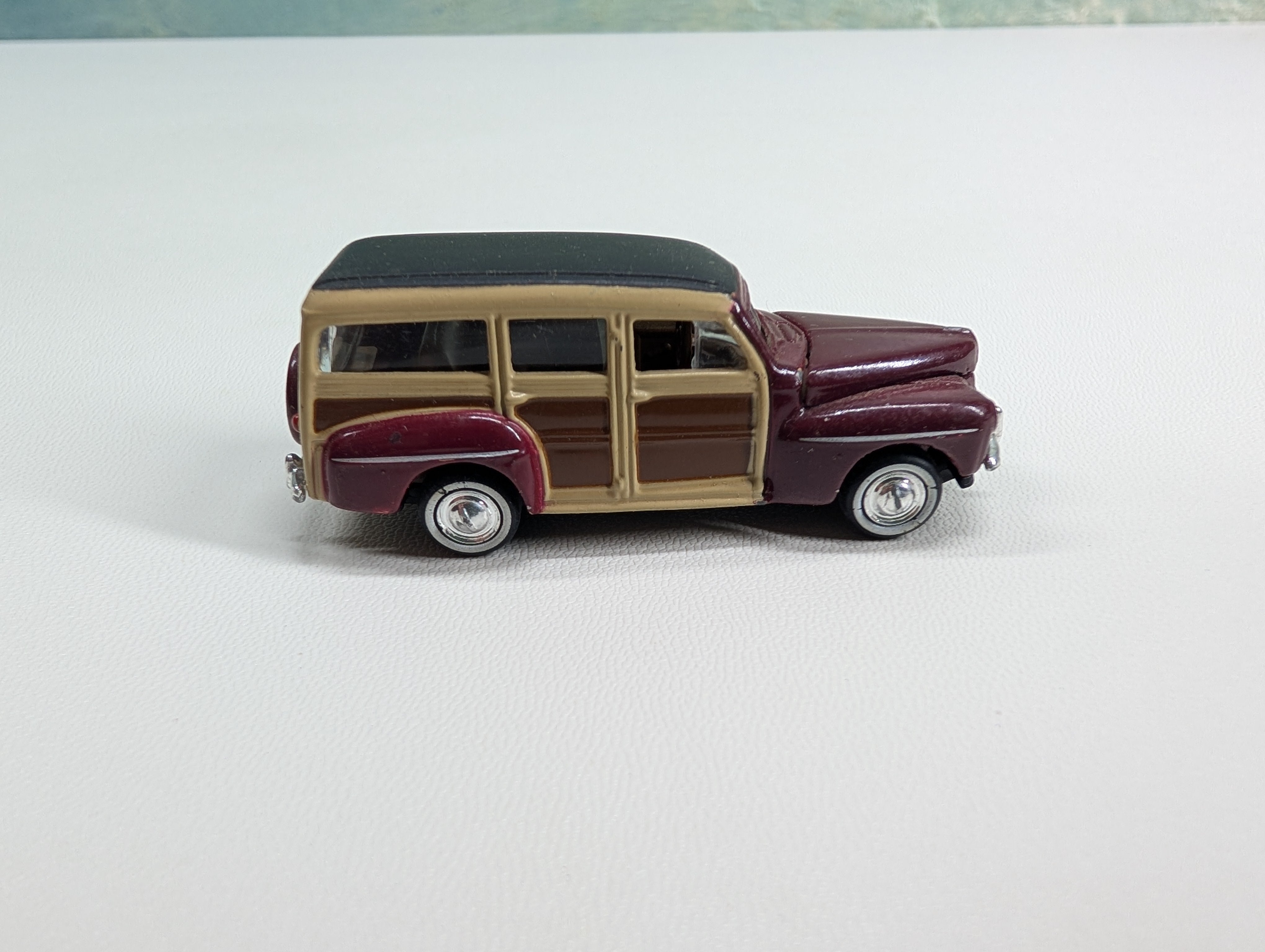 USED Classic Metal Works HO Scale 1948 Ford Woody Wagon Burgundy