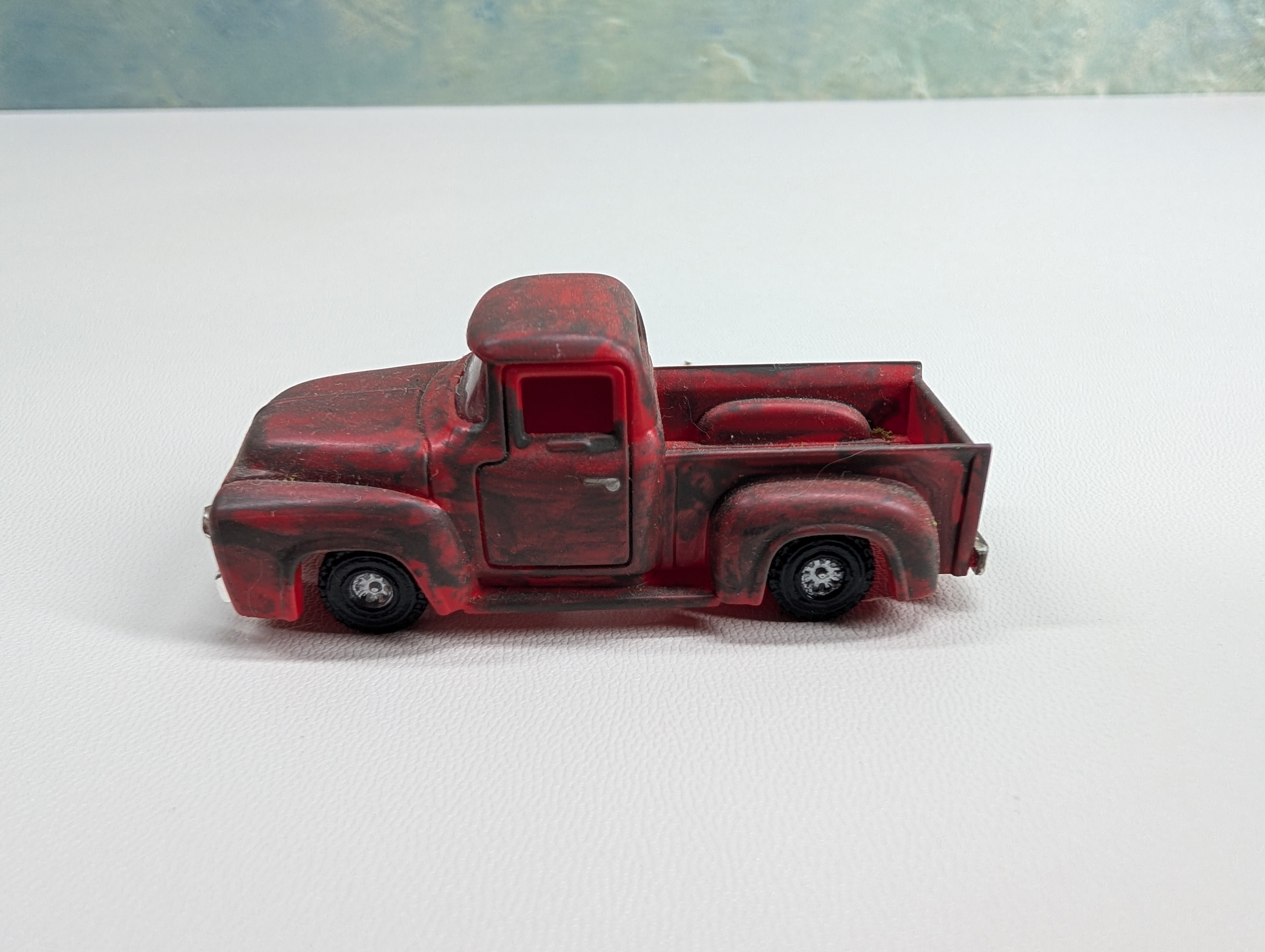 USED HO Scale Red Pick-Up Truck