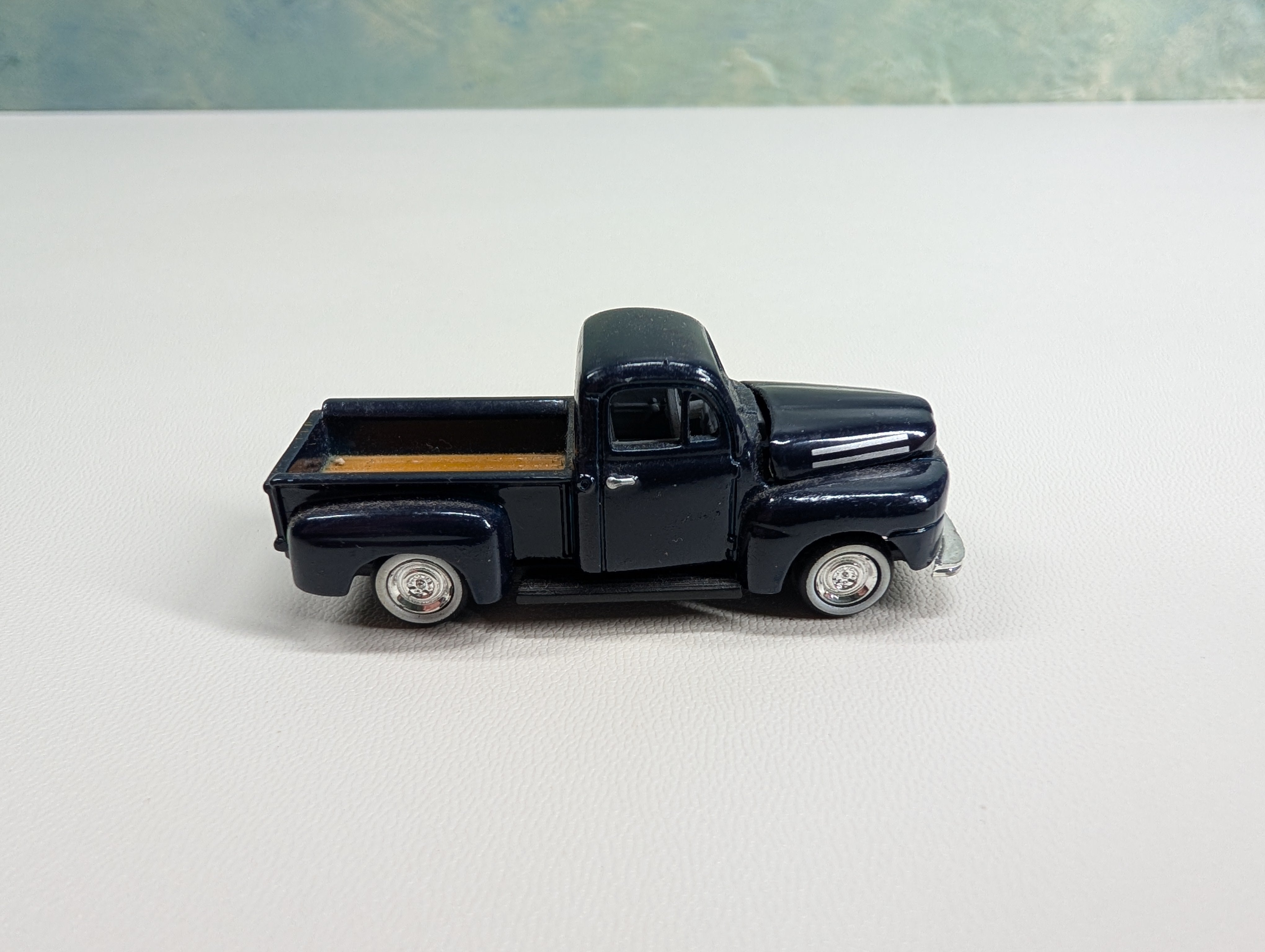 USED Classic Metal Works HO Scale 1950 Ford Pick-Up Truck Dark Blue