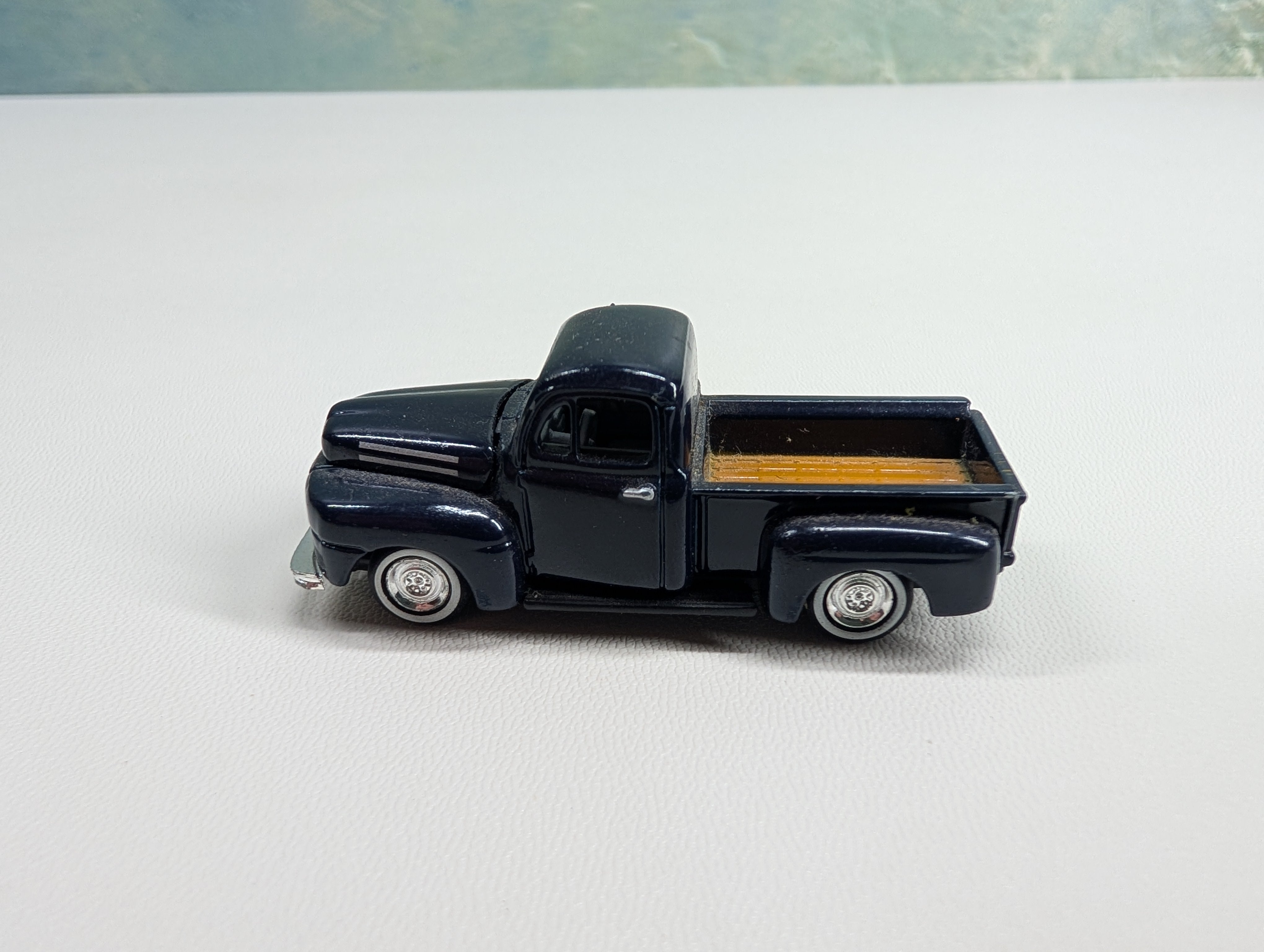 USED Classic Metal Works HO Scale 1950 Ford Pick-Up Truck Dark Blue