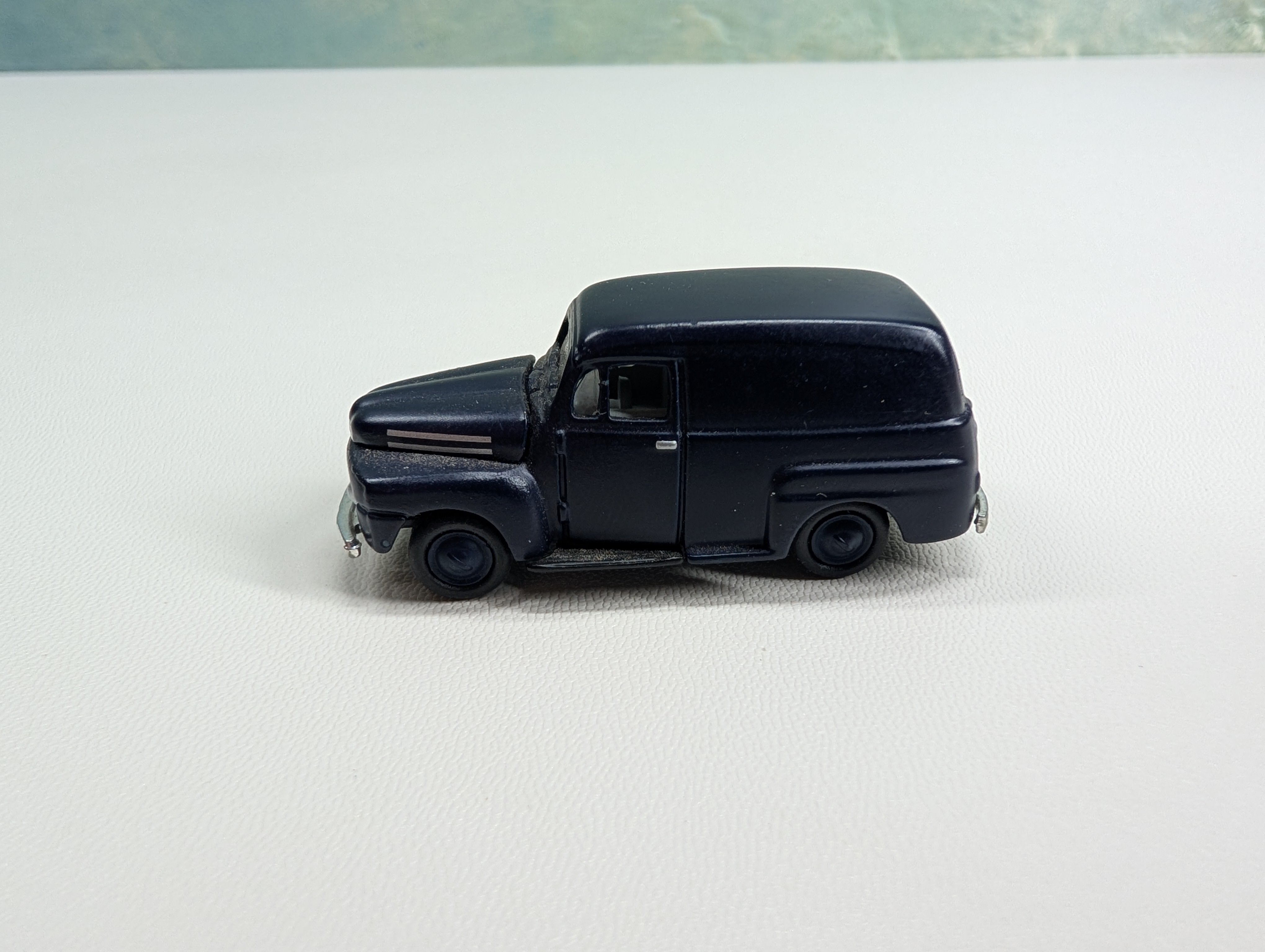 USED Classic Metal Works HO Scale 1948 Ford Delivery Truck, Dark Blue
