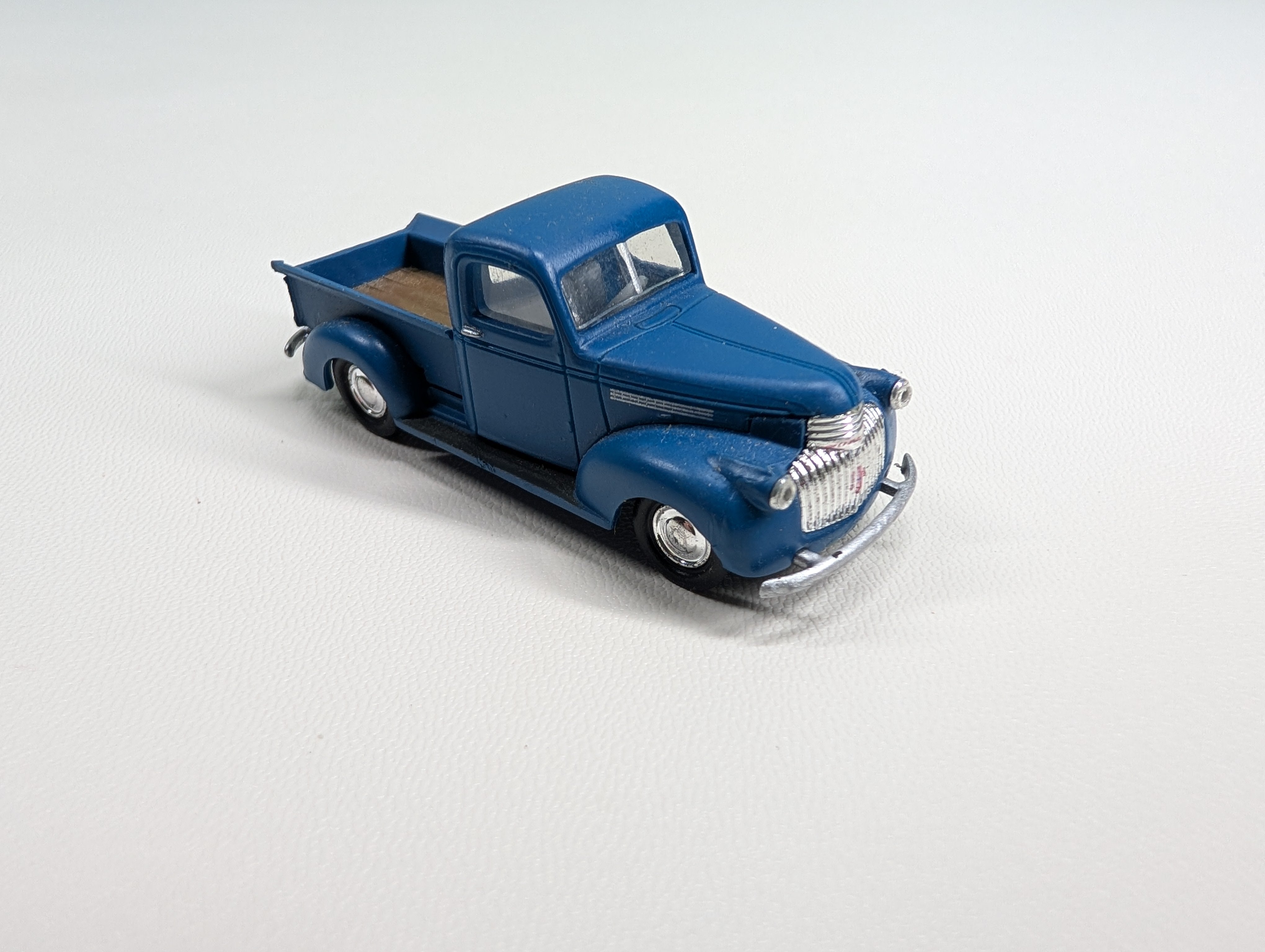 USED Classic Metal Works HO Scale GM Blue Pick-Up Truck