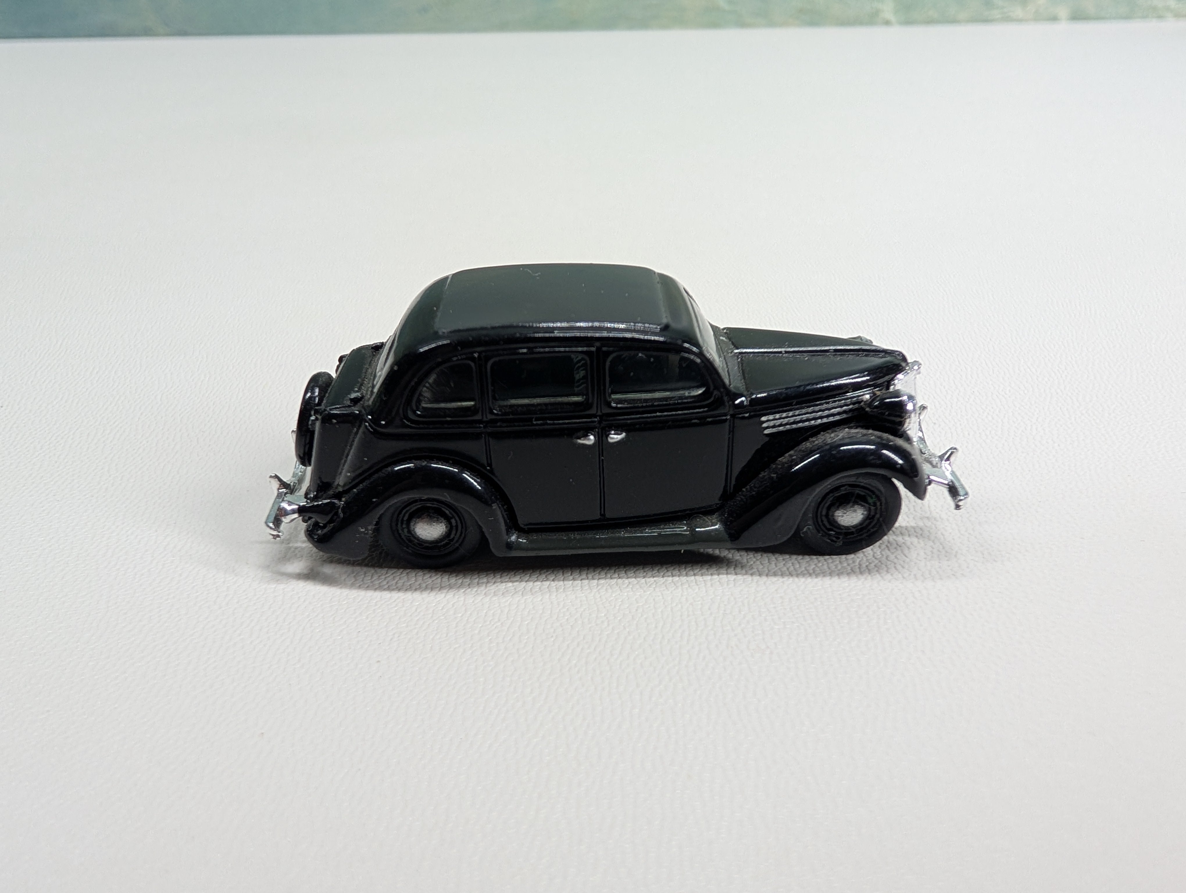 USED Classic Metal Works HO Scale 1936 Ford Sedan Black
