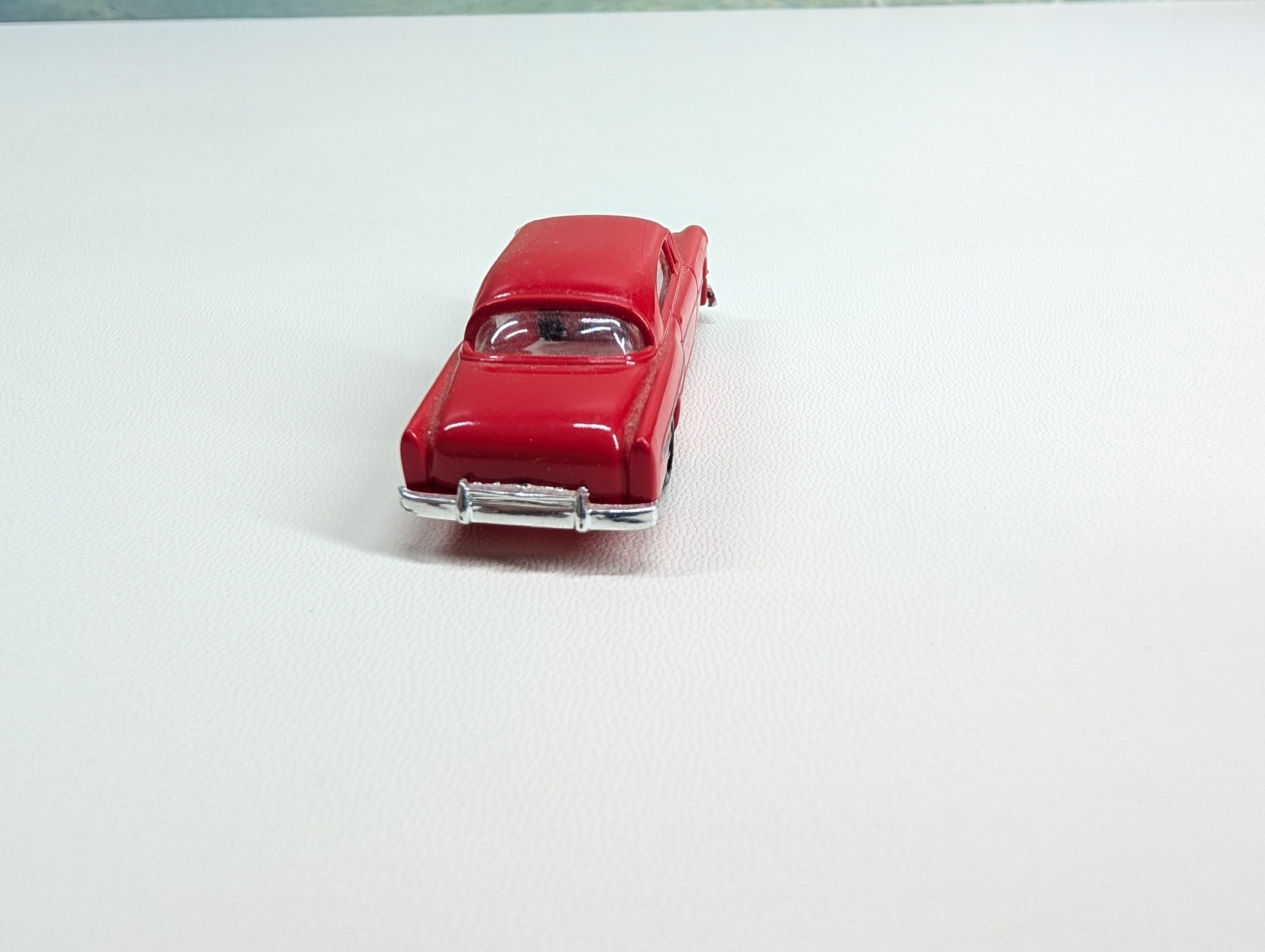 USED HO Scale 2 Door Red Car