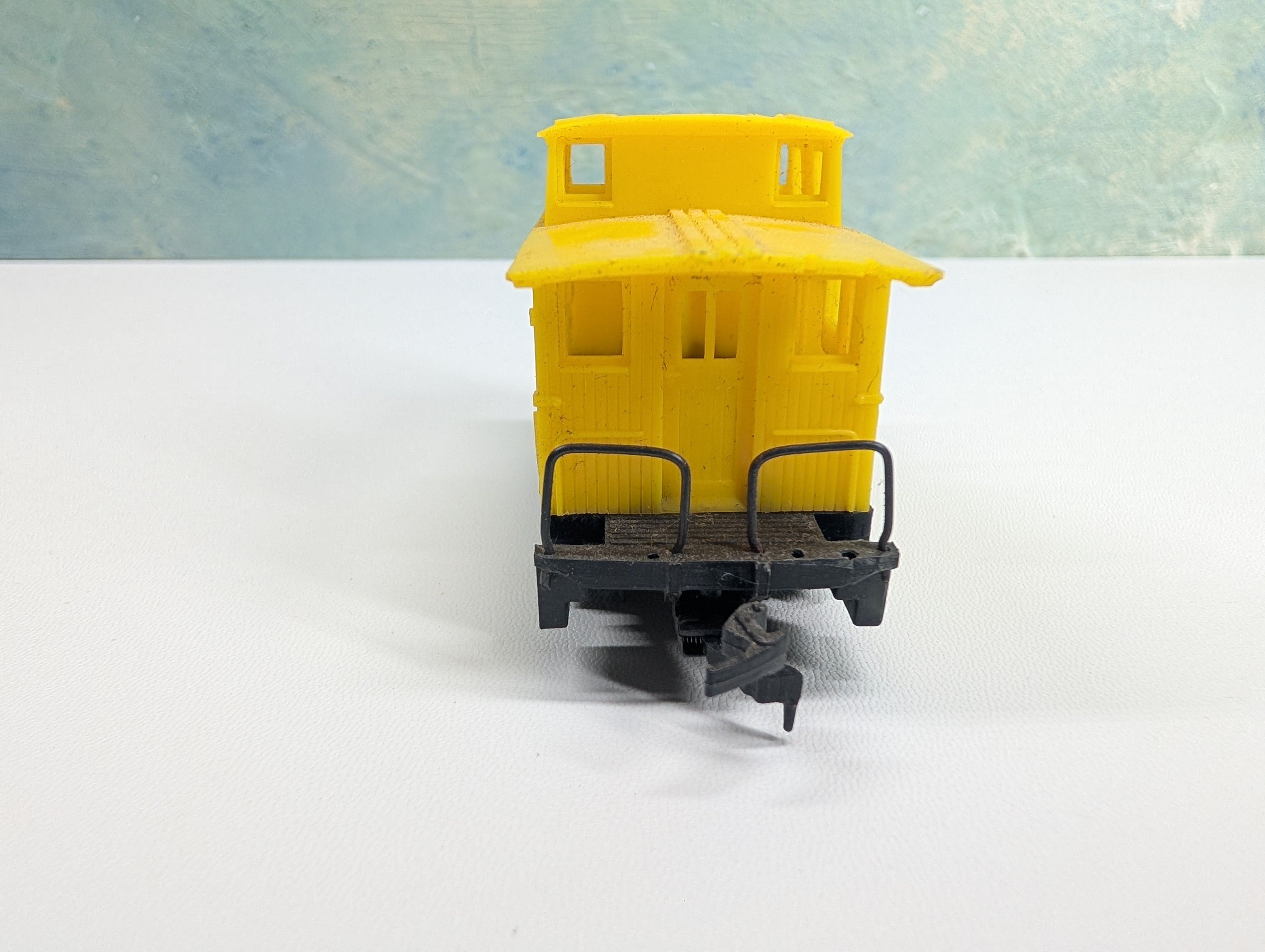 USED Rivarossi HO Scale Bobber Caboose Erie #04024