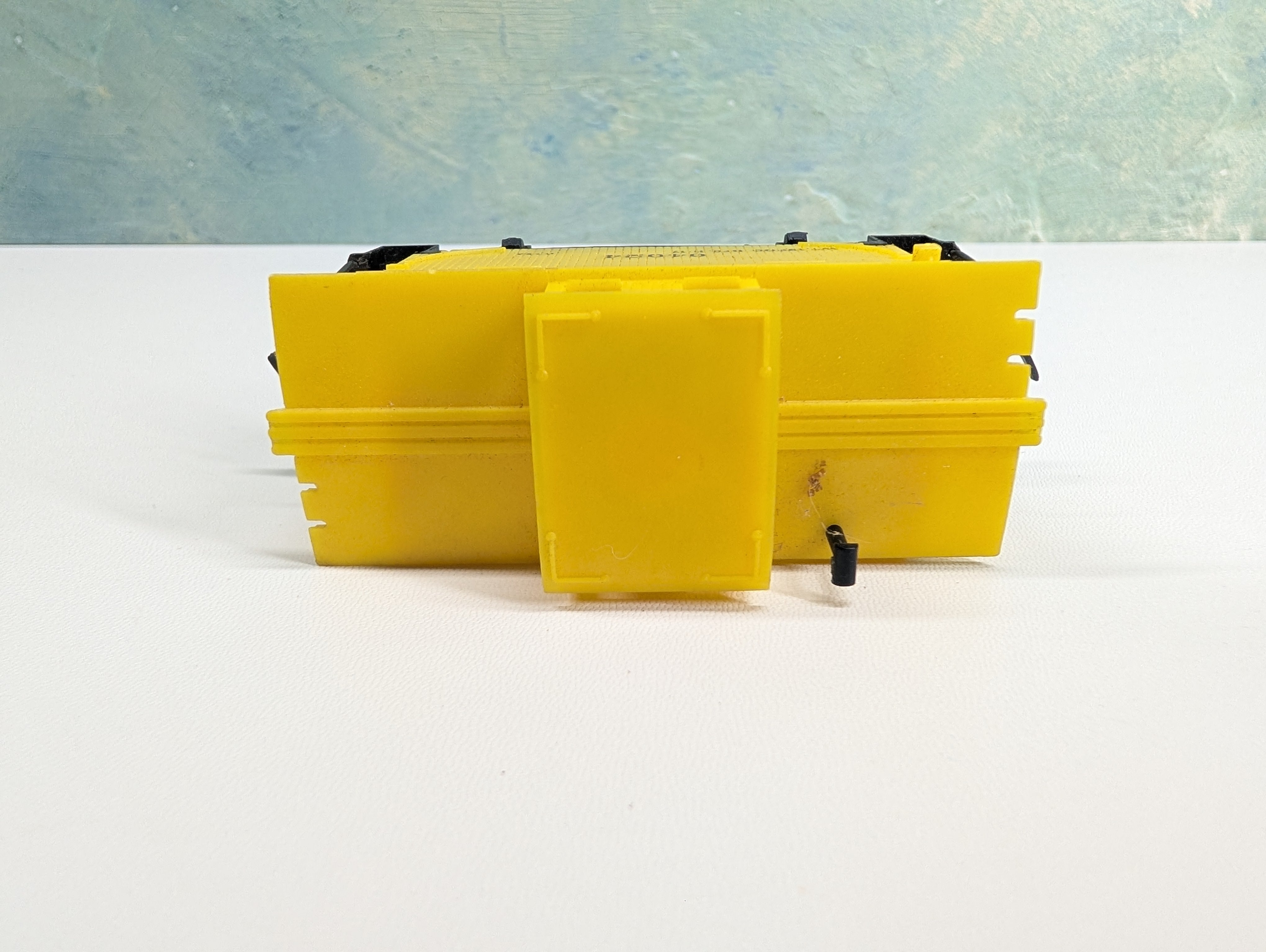 USED Rivarossi HO Scale Bobber Caboose Erie #04024