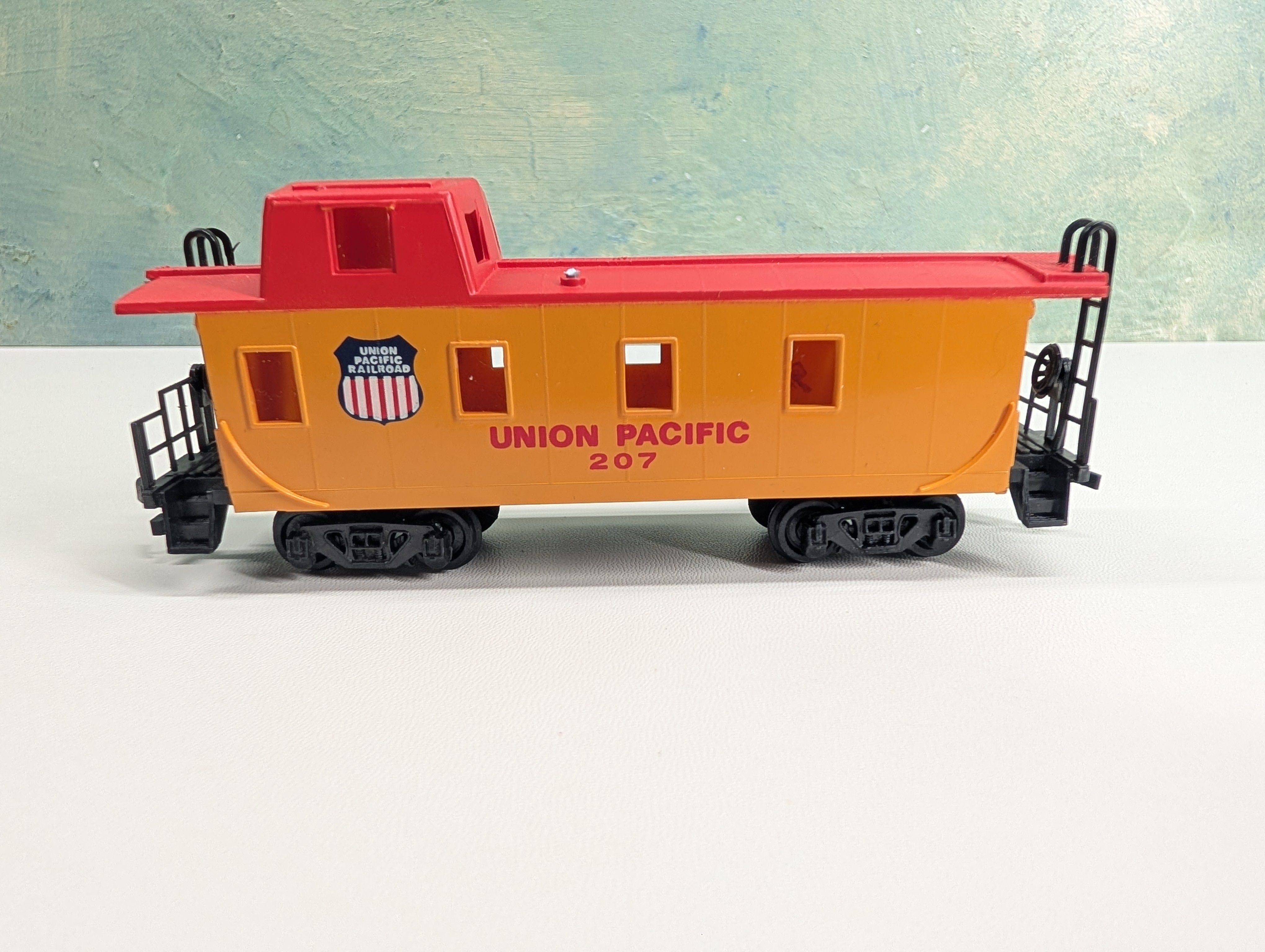 USED Bachmann HO Scale Caboose Union Pacific UP #207