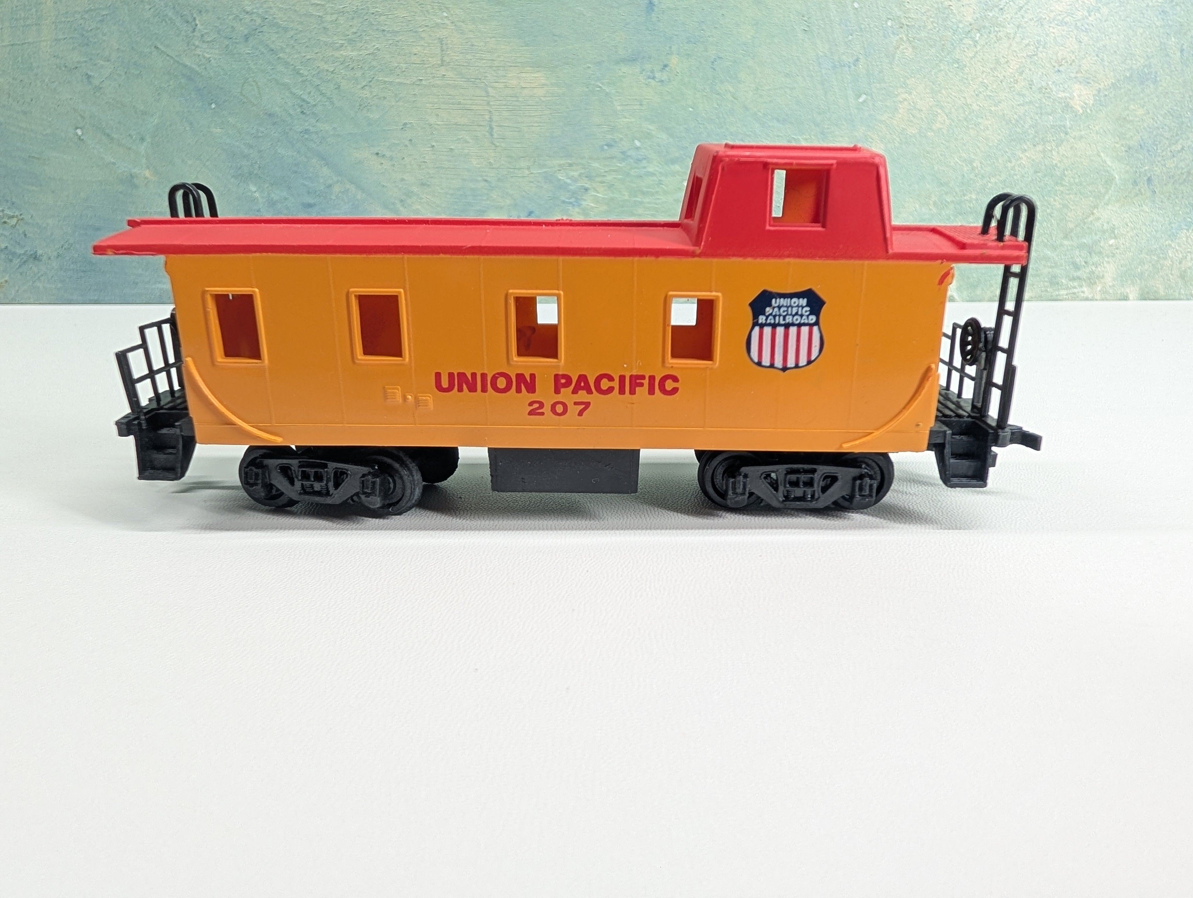 USED Bachmann HO Scale Caboose Union Pacific UP #207