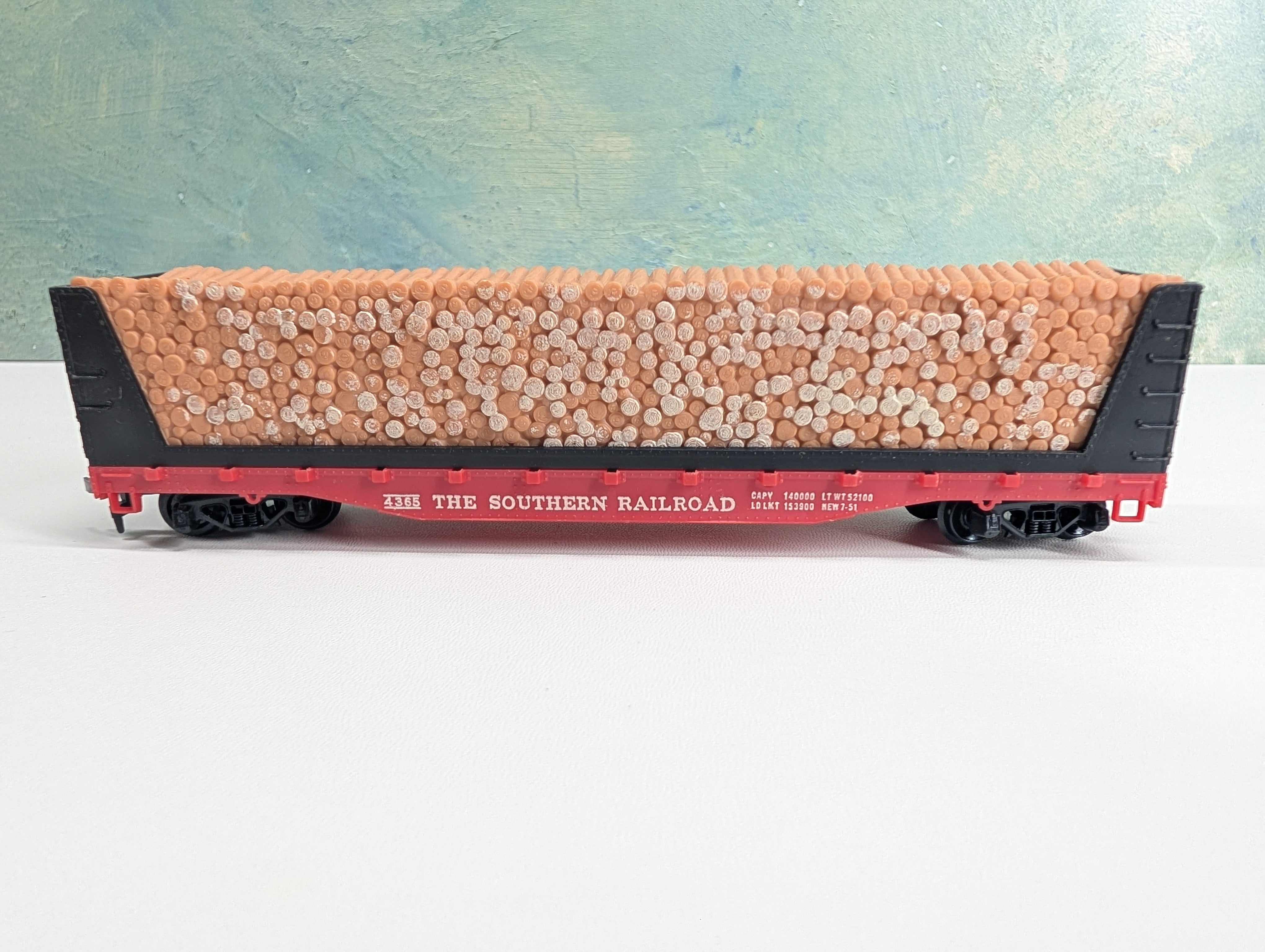 USED Tyco HO Scale 50' Bulkhead Flat Car w/ Pulpwood with Brake Wheel! Southern #4365