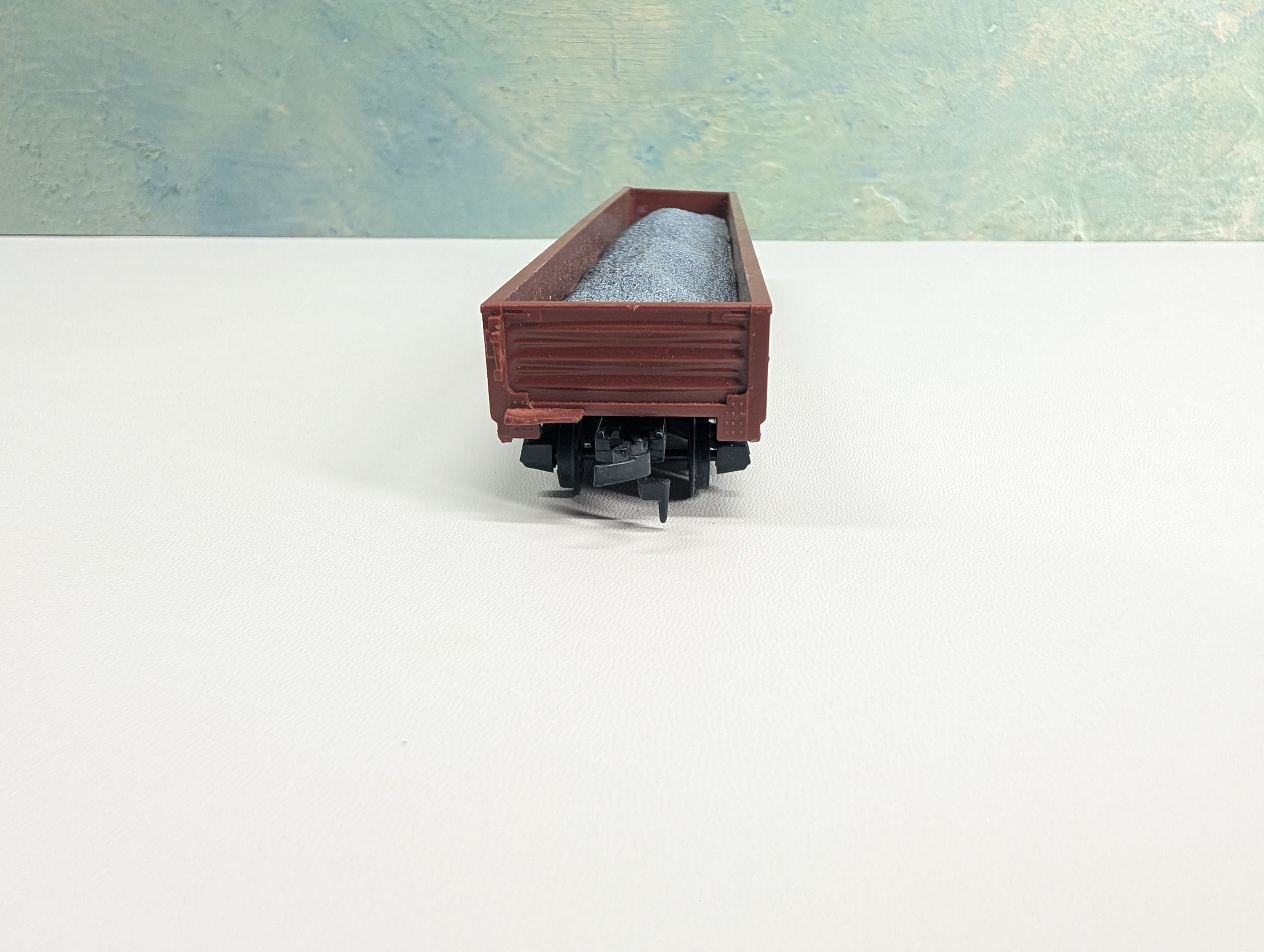 USED REVELL HO Scale 54' Gondola w/ Rock Load Chicago & North Western CNW #4052