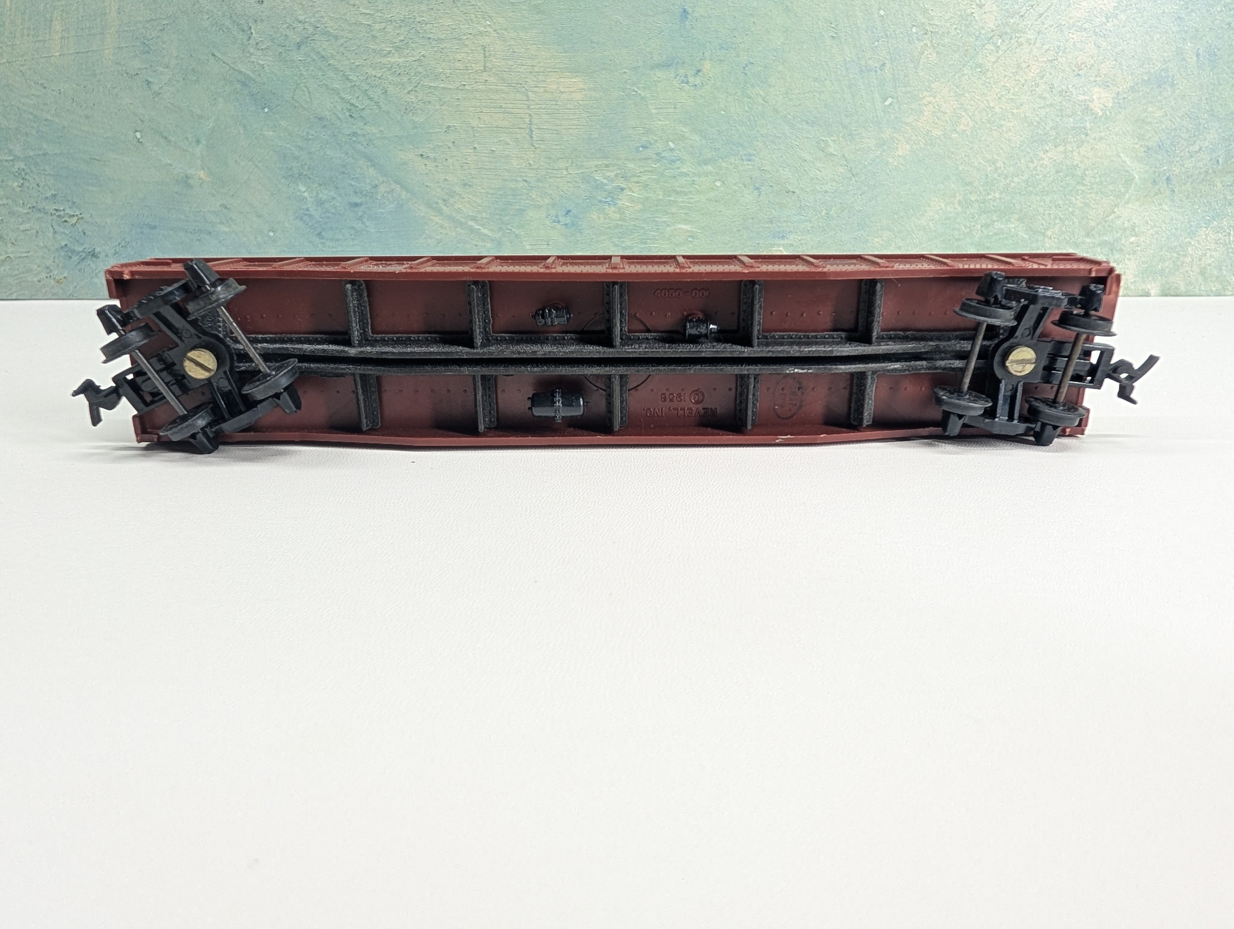 USED REVELL HO Scale 54' Gondola w/ Rock Load Chicago & North Western CNW #4052