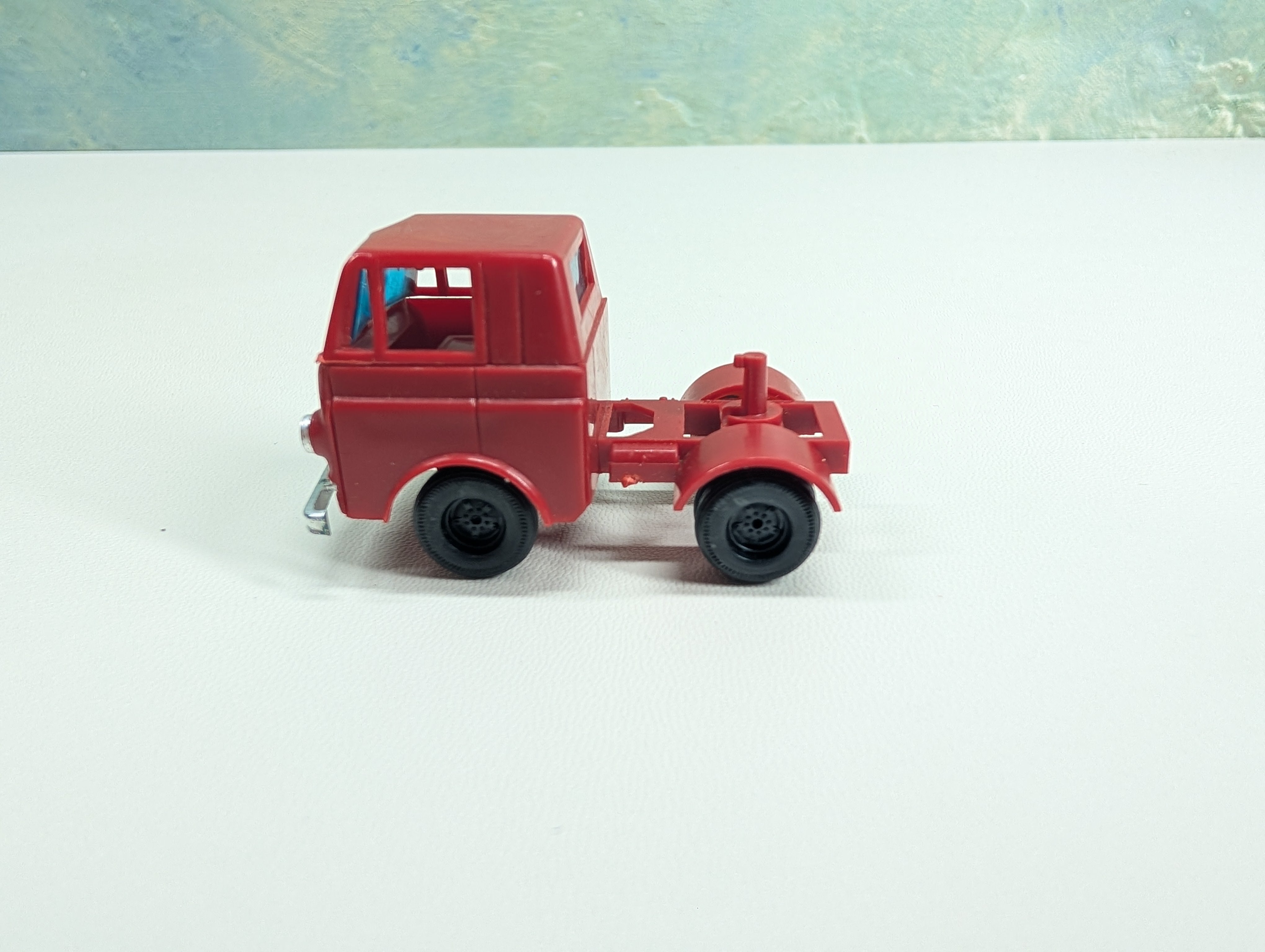 USED Tyco HO Scale Red Tractor Truck