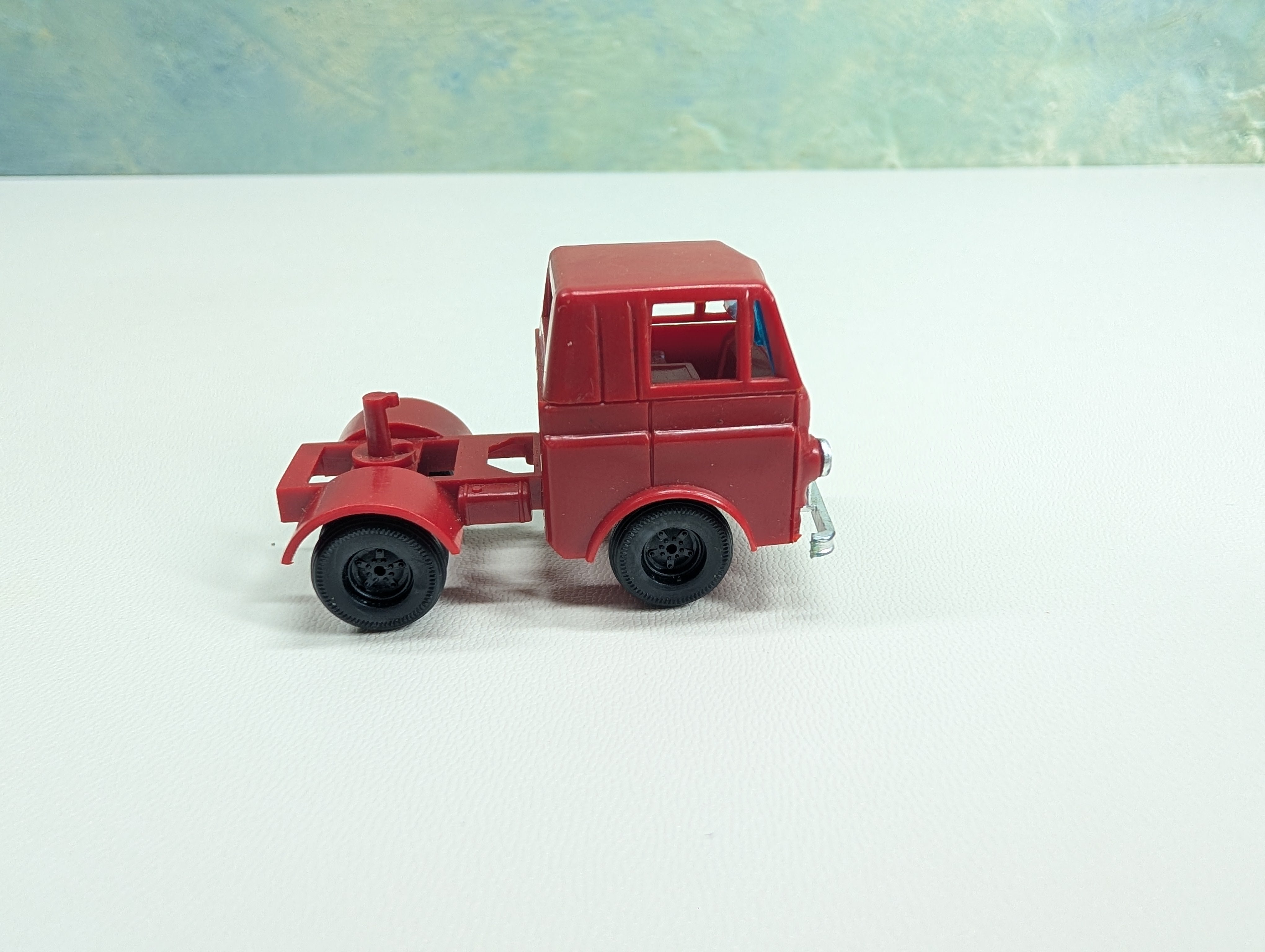 USED Tyco HO Scale Red Tractor Truck