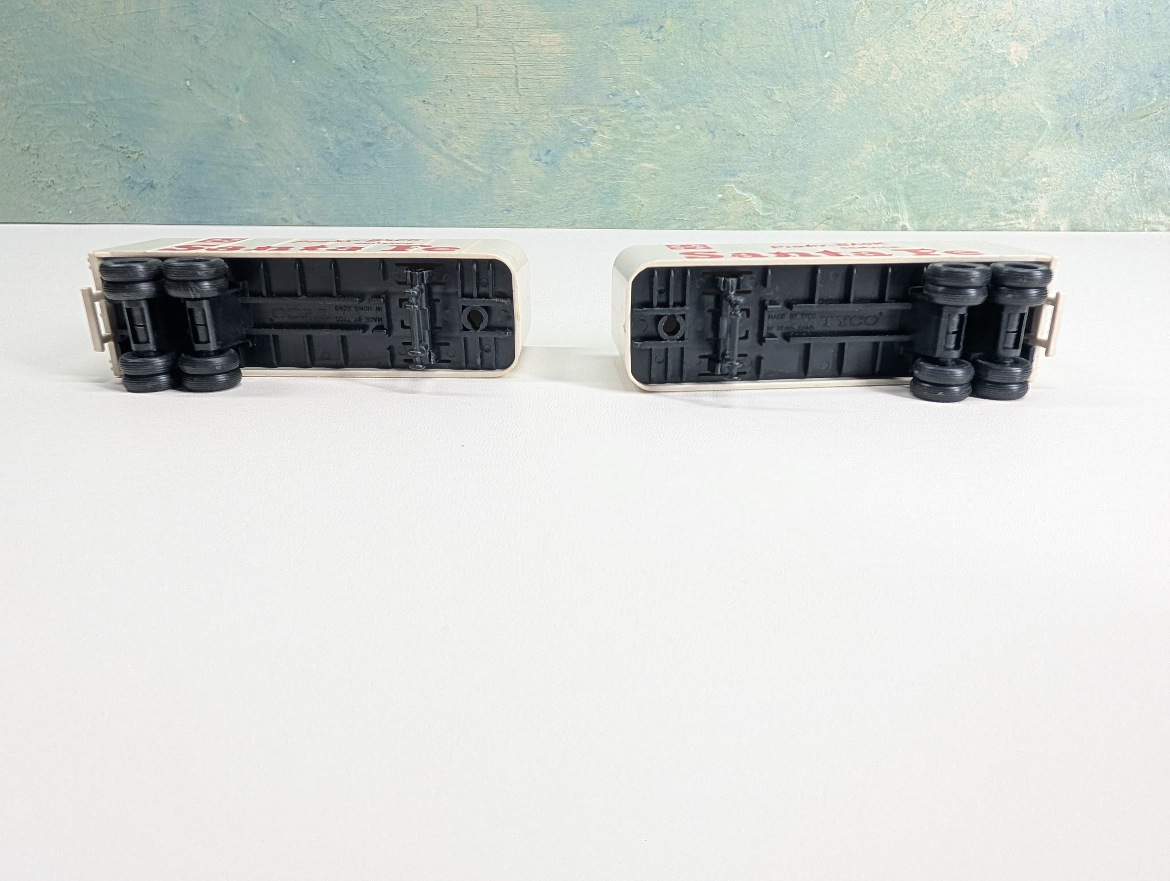USED Tyco HO Scale 24' Piggyback Trailers (2 pcs)