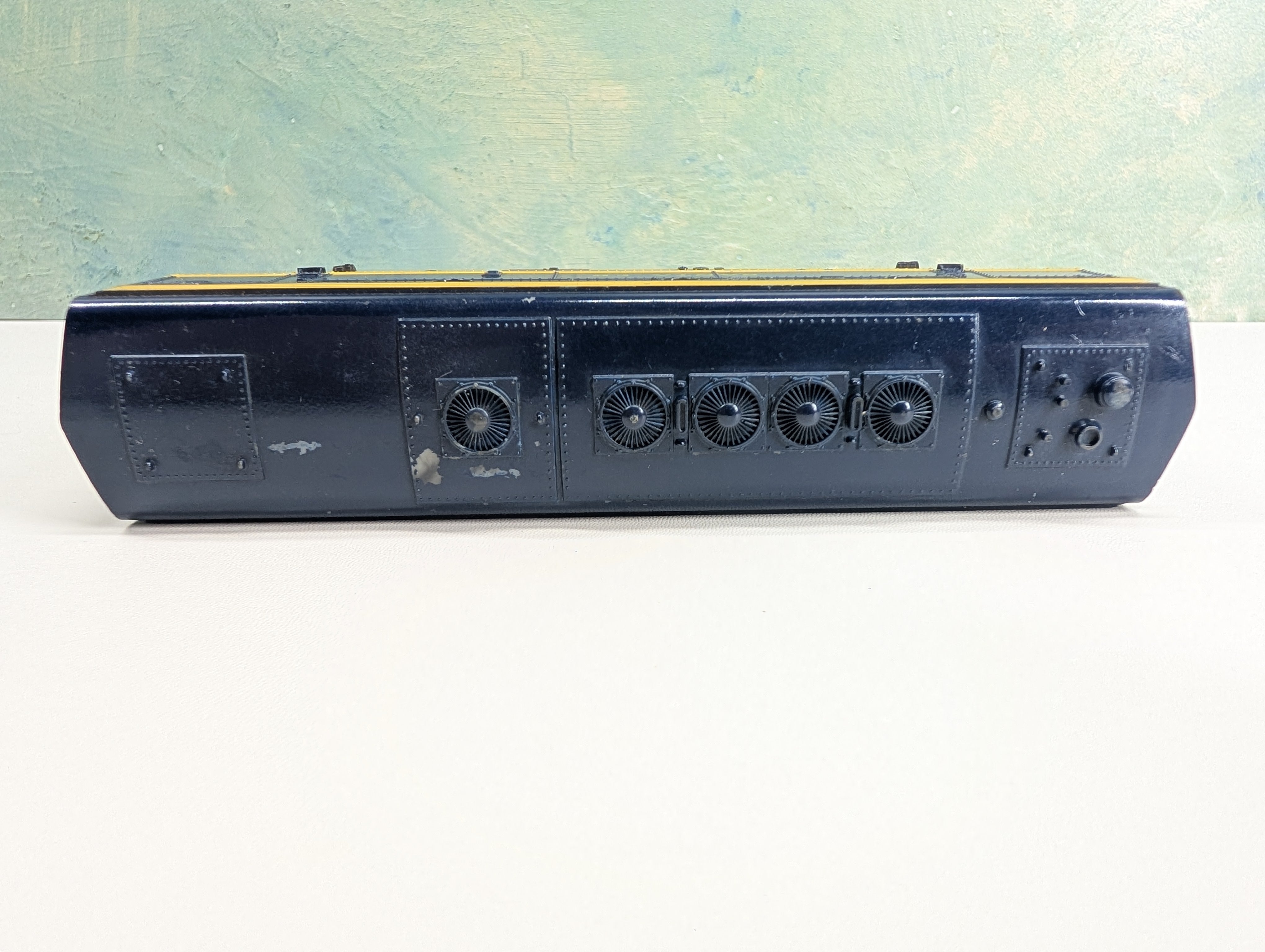 USED Athearn HO Scale Unpowered F7B Diesel Locomotive Santa Fe ATSF