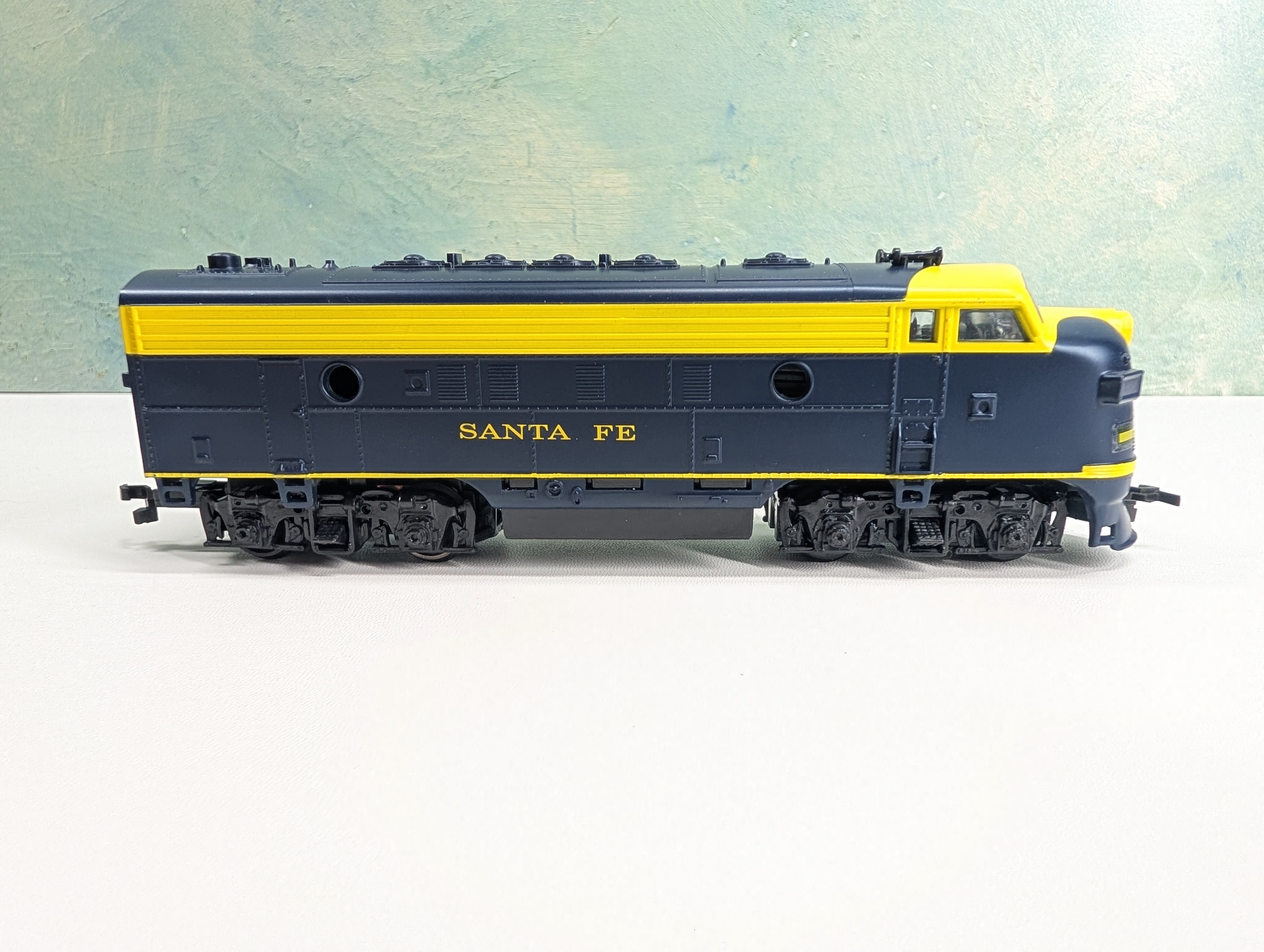 USED Life-Like HO Scale F7A Diesel Locomotive Santa Fe ATSF Tested! DC
