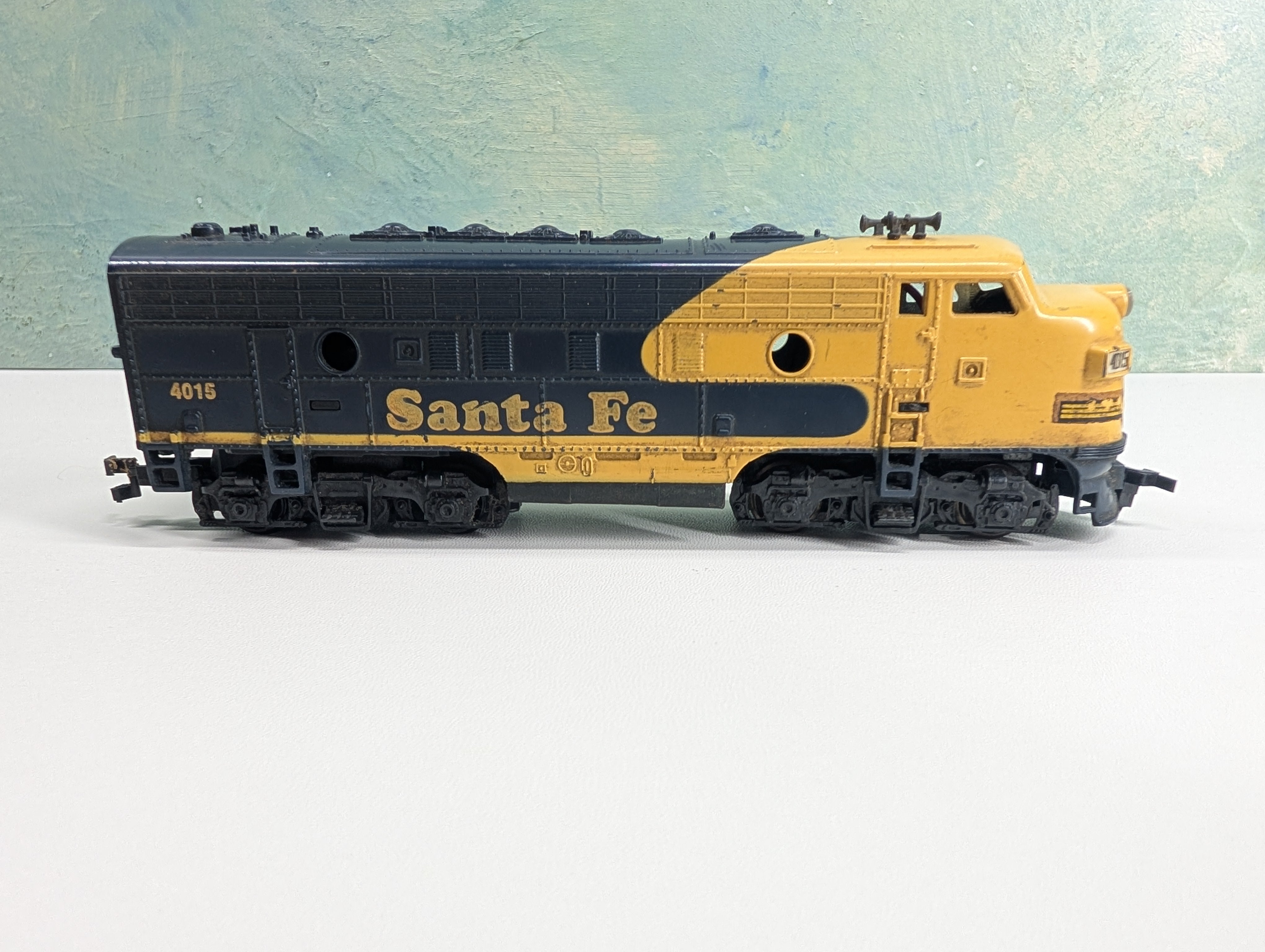 USED Tyco HO Scale A Unit Diesel Locomotive Santa Fe ATSF Tested! DC