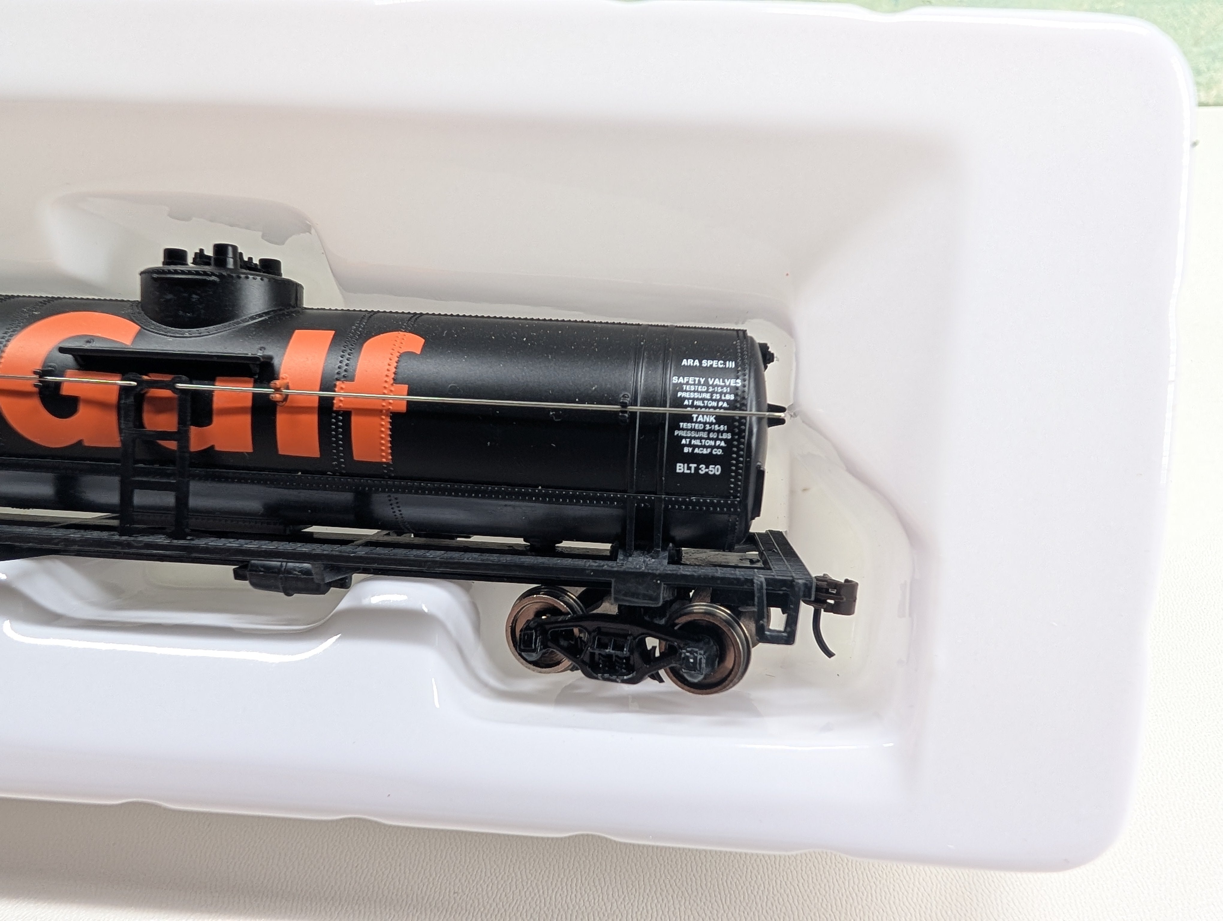 USED Walthers Trainline 931-1612 HO Scale Single Dome Tank Car Gulf WRMX #14285 Metal Wheels