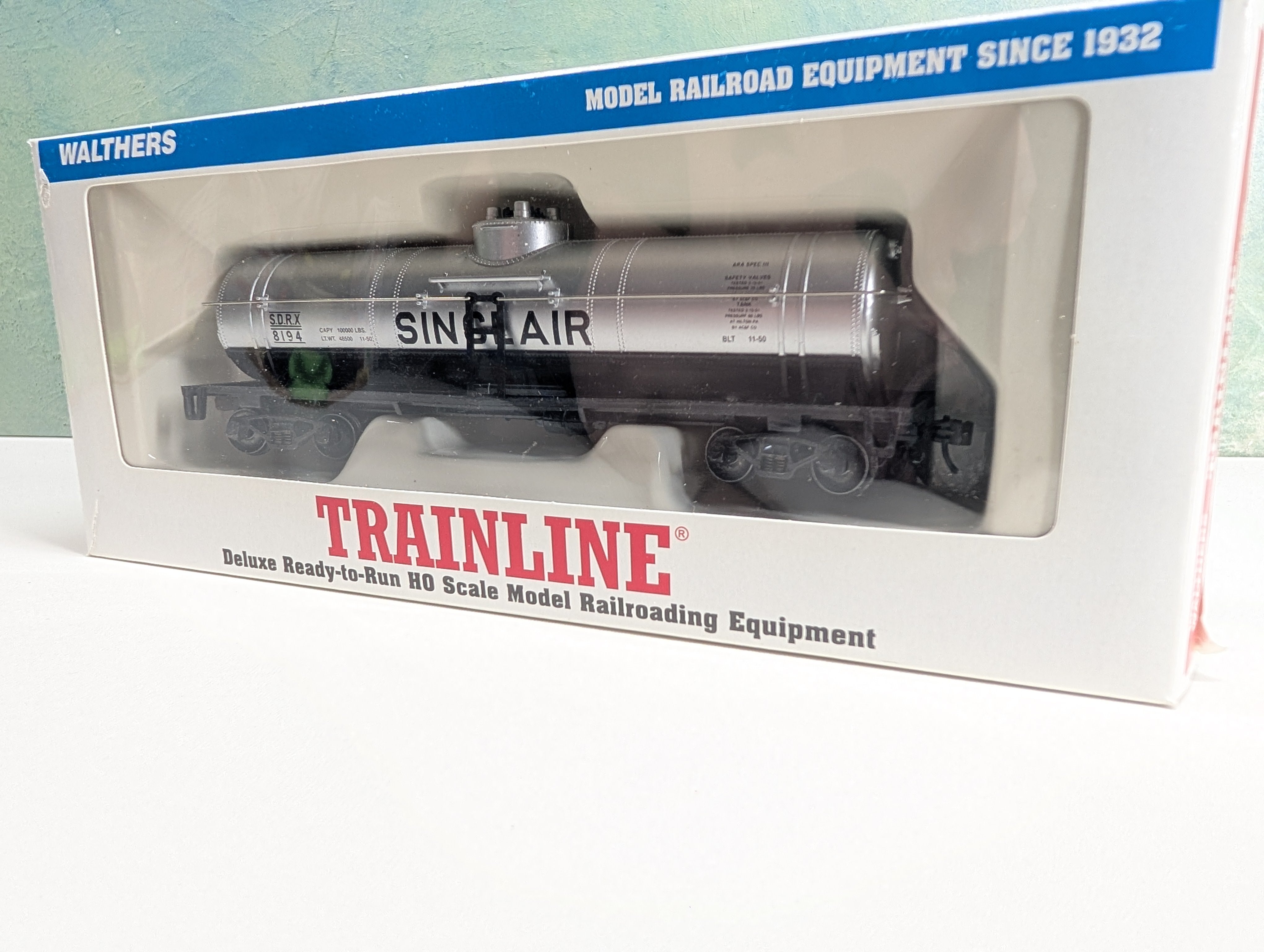 USED Walthers Trainline 931-611 HO Scale Single Dome Tank Car Sinclair SDRX #8194 Metal Wheels