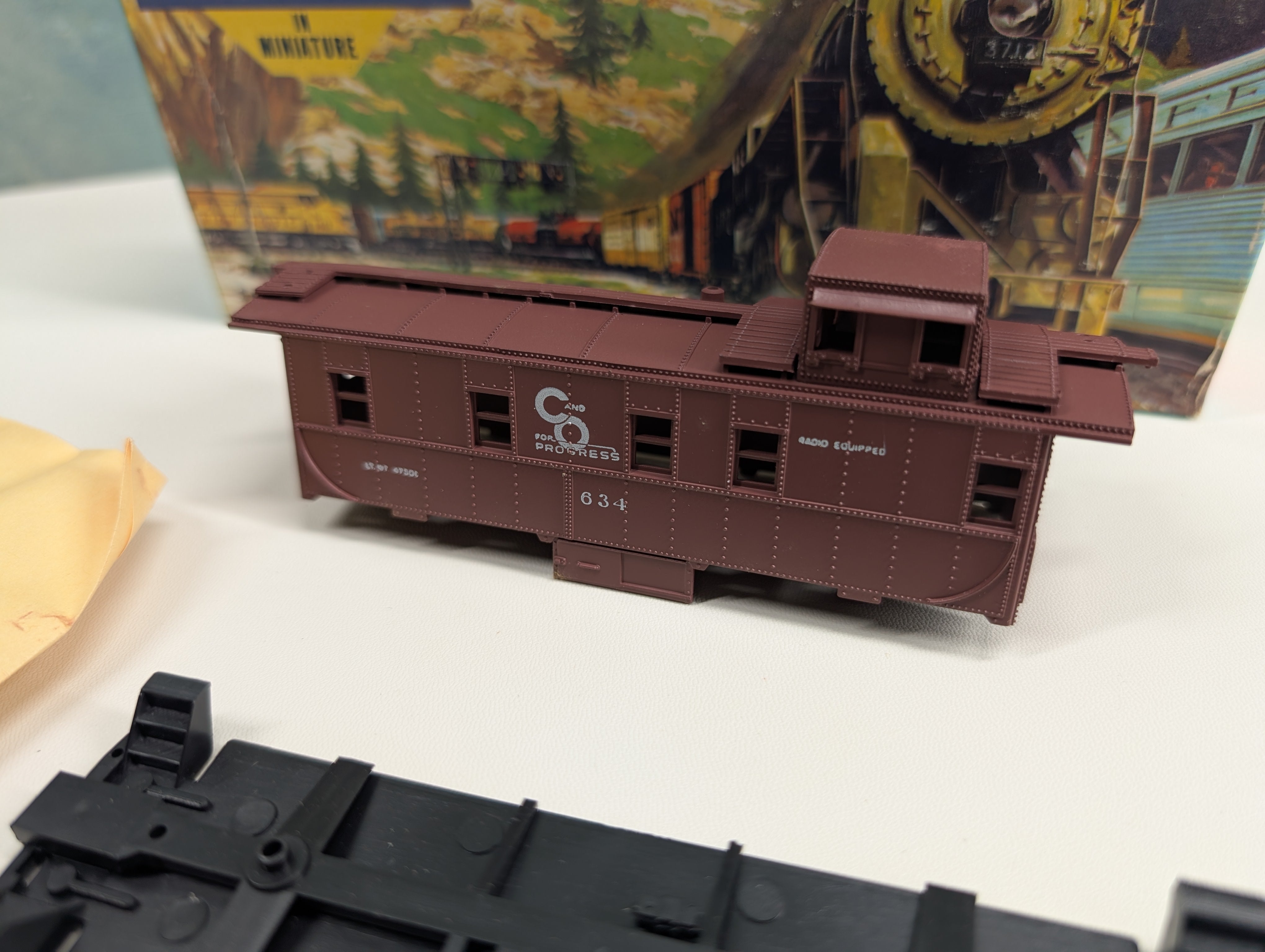 USED Athearn 1265 HO Scale Caboose Chesapeake and Ohio #634