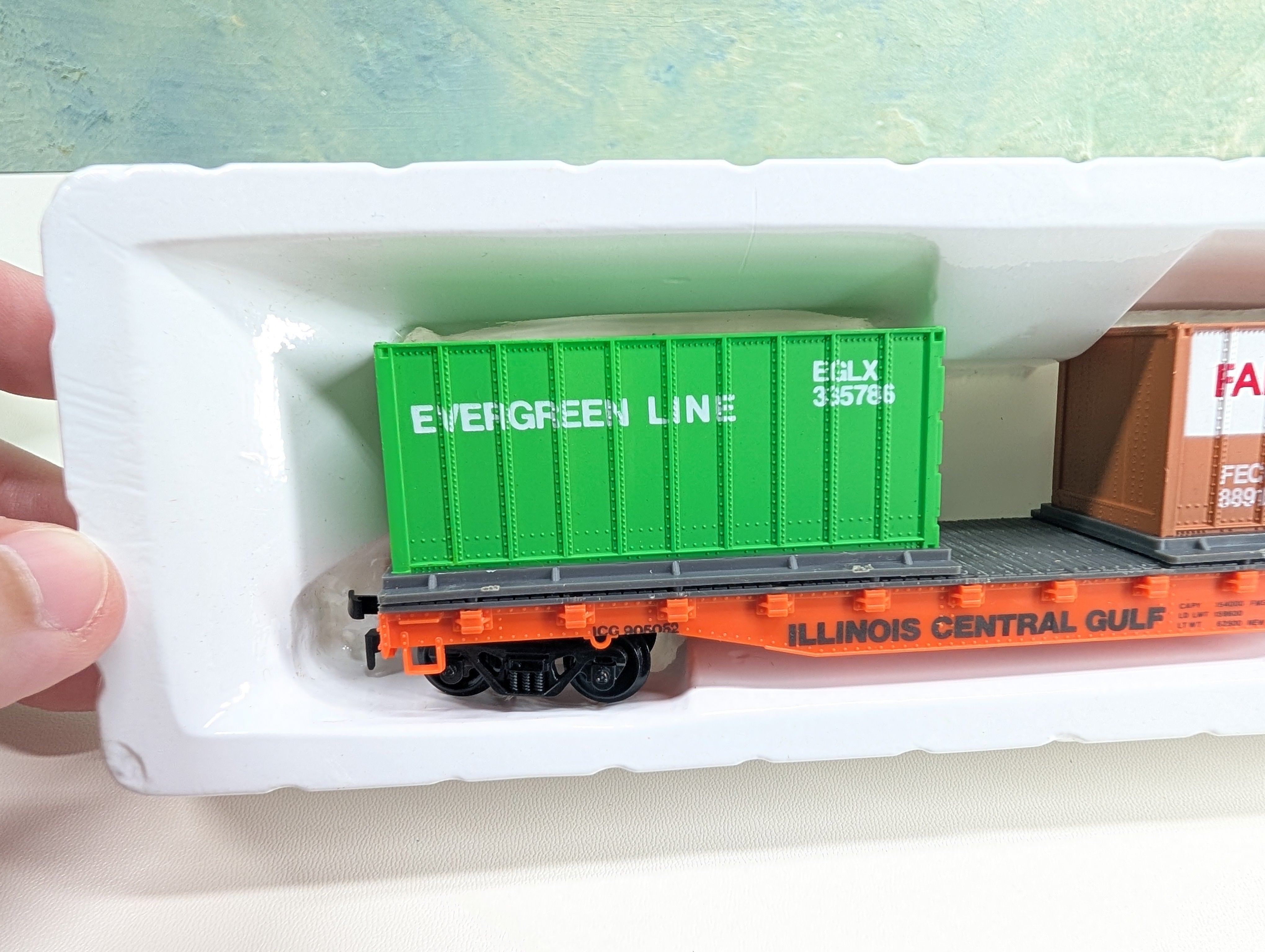 USED Life-Like 8441 HO Scale 50' Flat Car w/ 2 Containers (Evergreen & FECC) Illinois Central Gulf ICG #905052 RARE