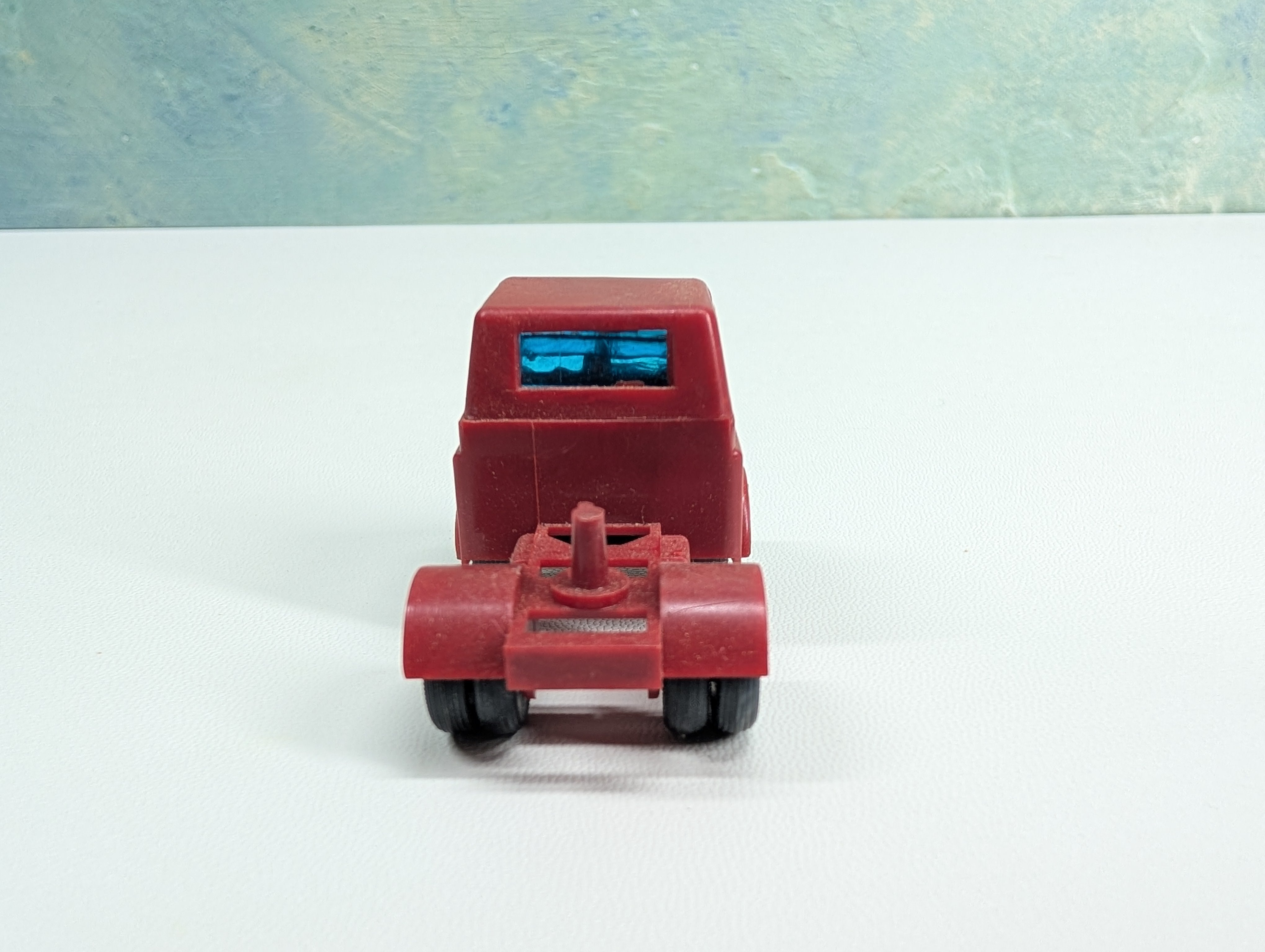 USED Tyco HO Scale Red Tractor Truck