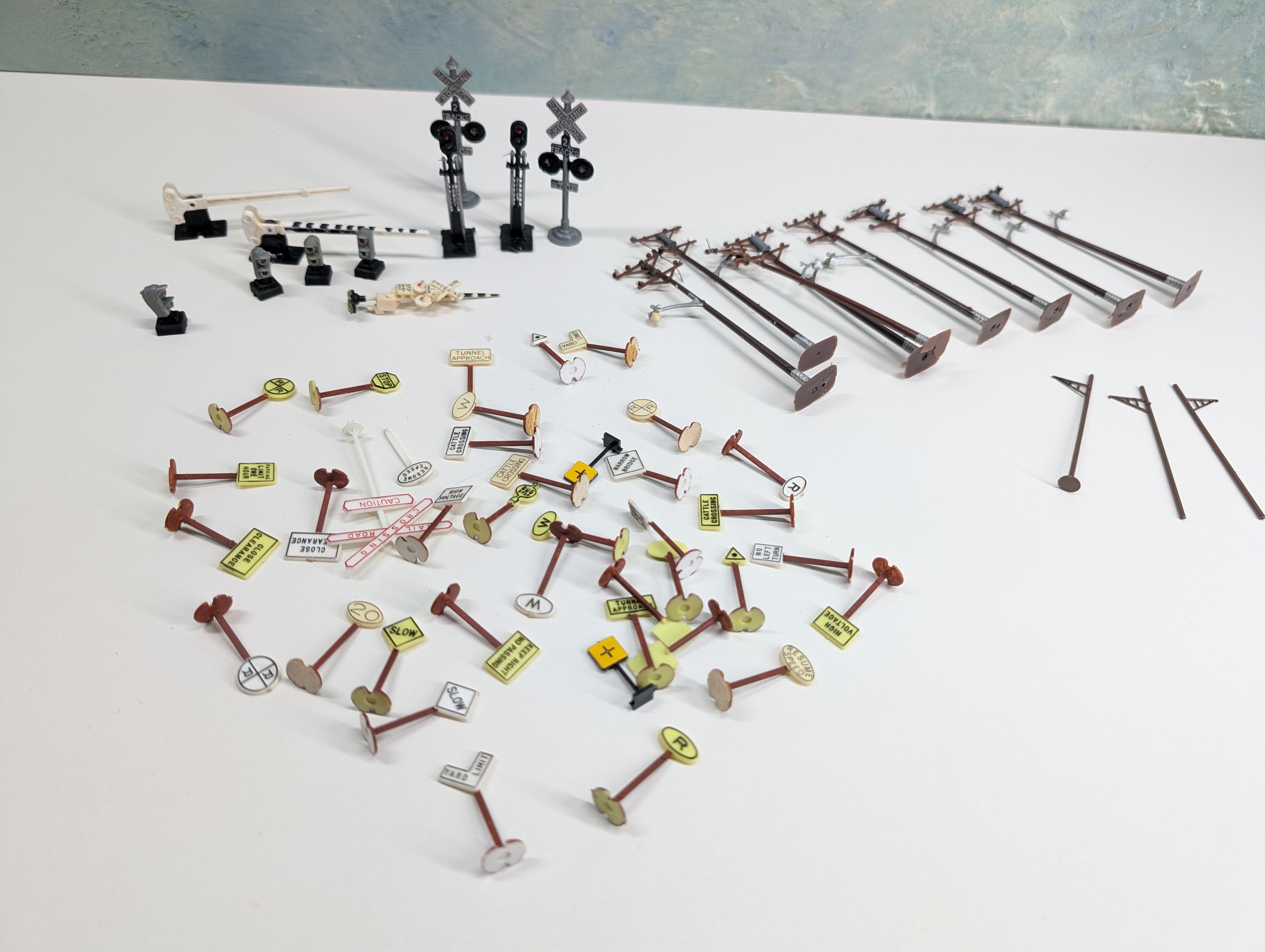 USED HO Scale Large Lot of Telephone Poles, Street Signs & More Detail Parts