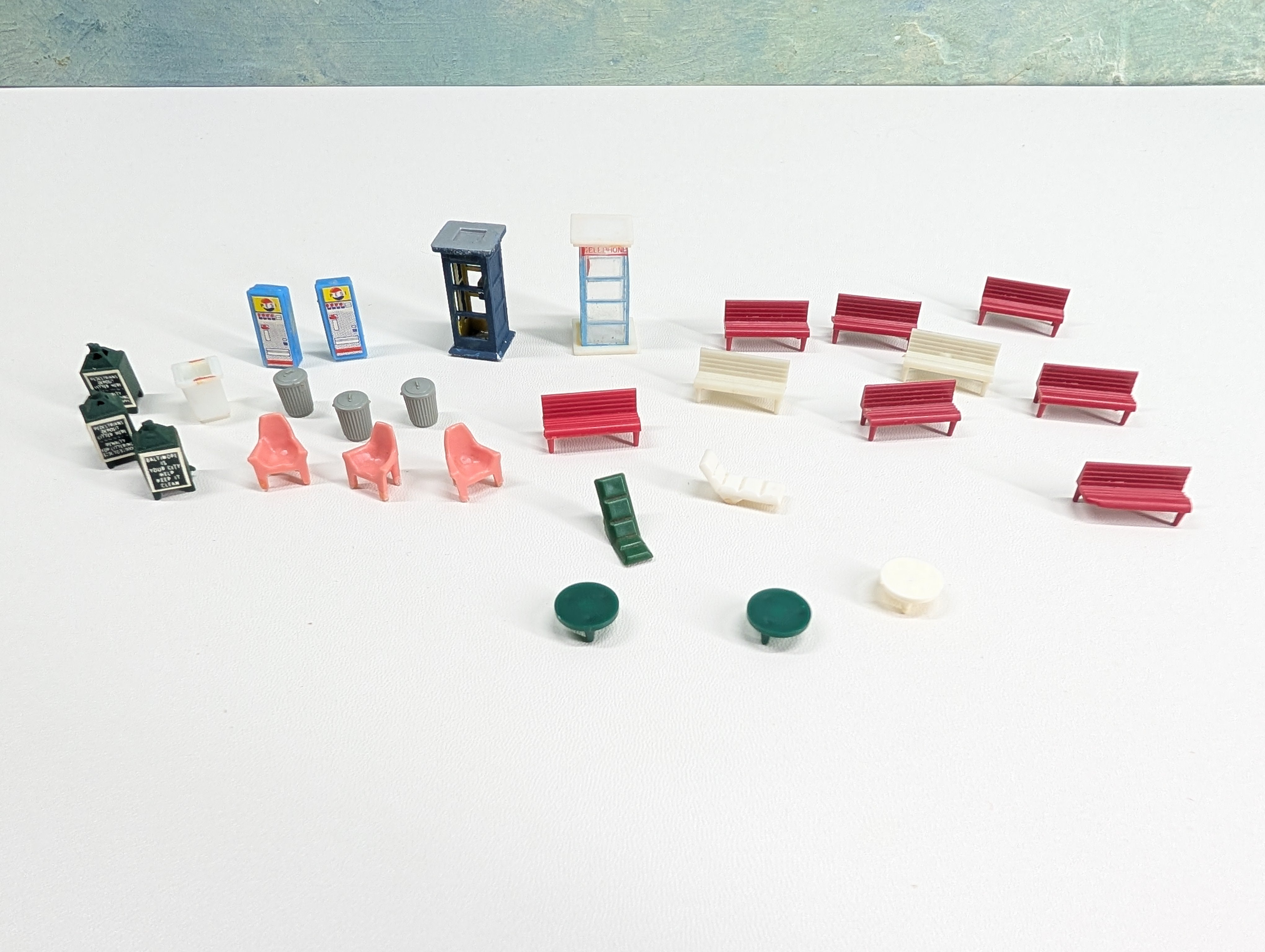 USED HO Scale Large Lot of Park Benches, Telephone Booths, Soda Machines & More Detail Parts