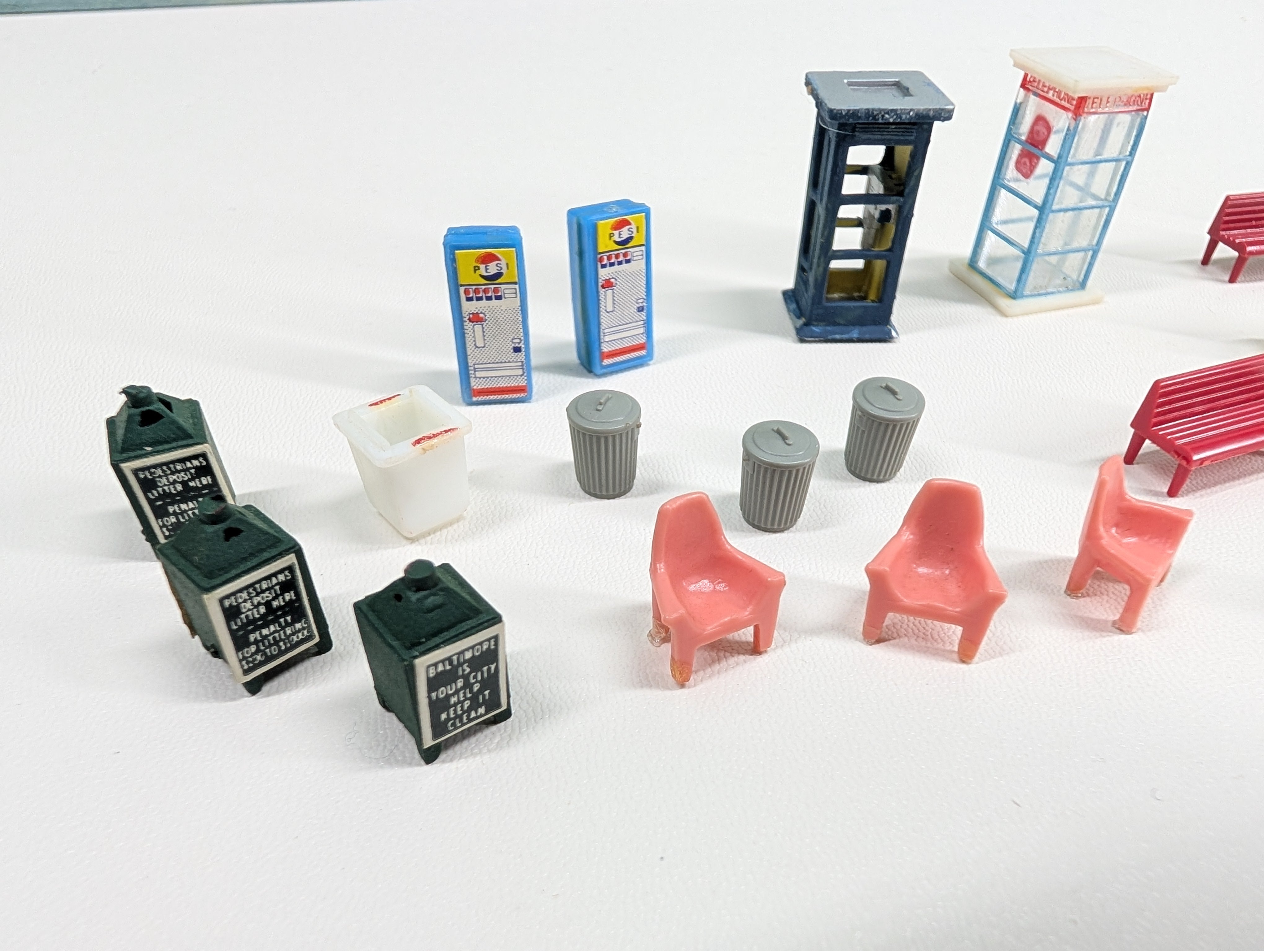 USED HO Scale Large Lot of Park Benches, Telephone Booths, Soda Machines & More Detail Parts