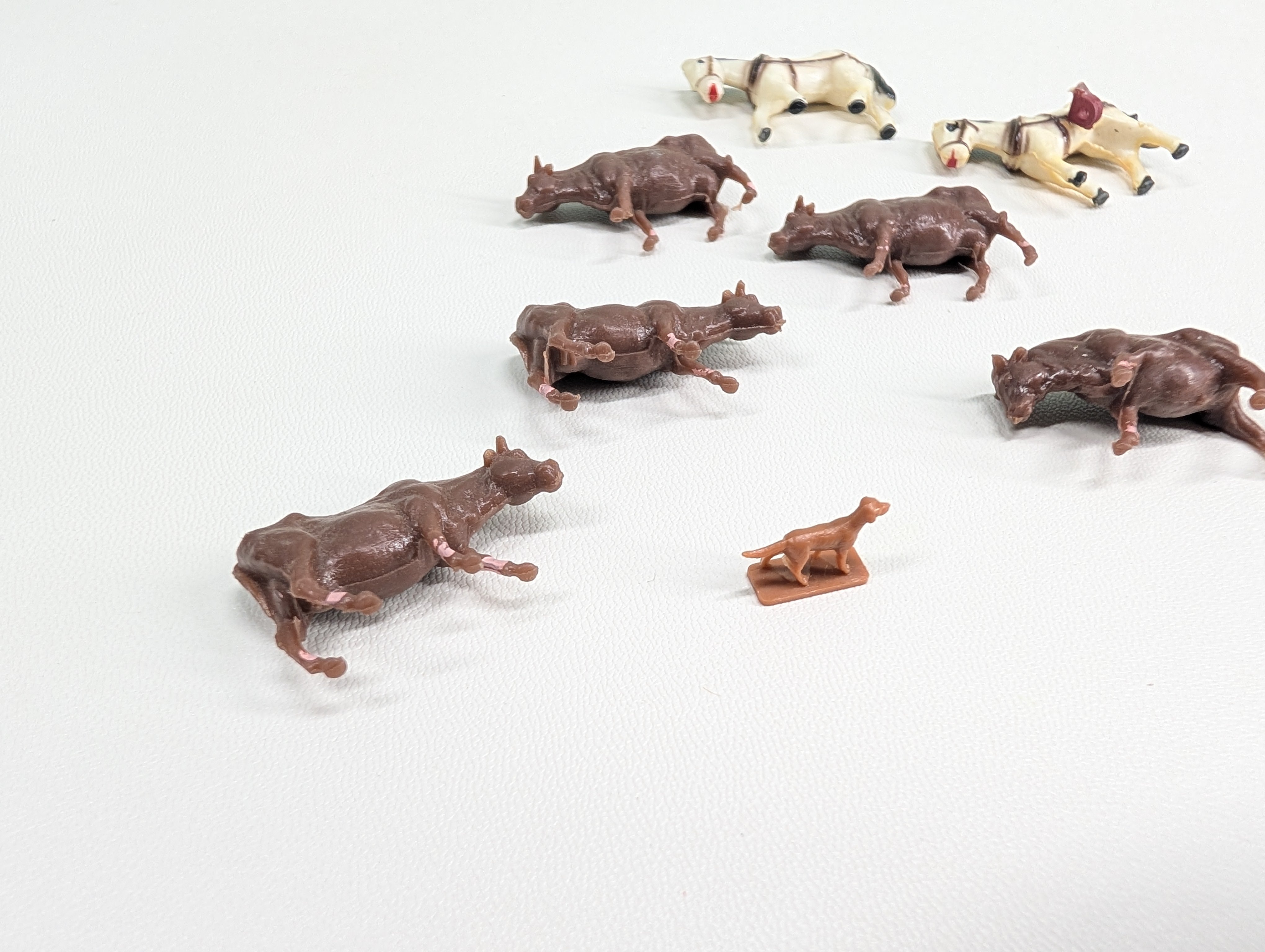 USED HO Scale Lot of Barn Yard Animals and other Animals