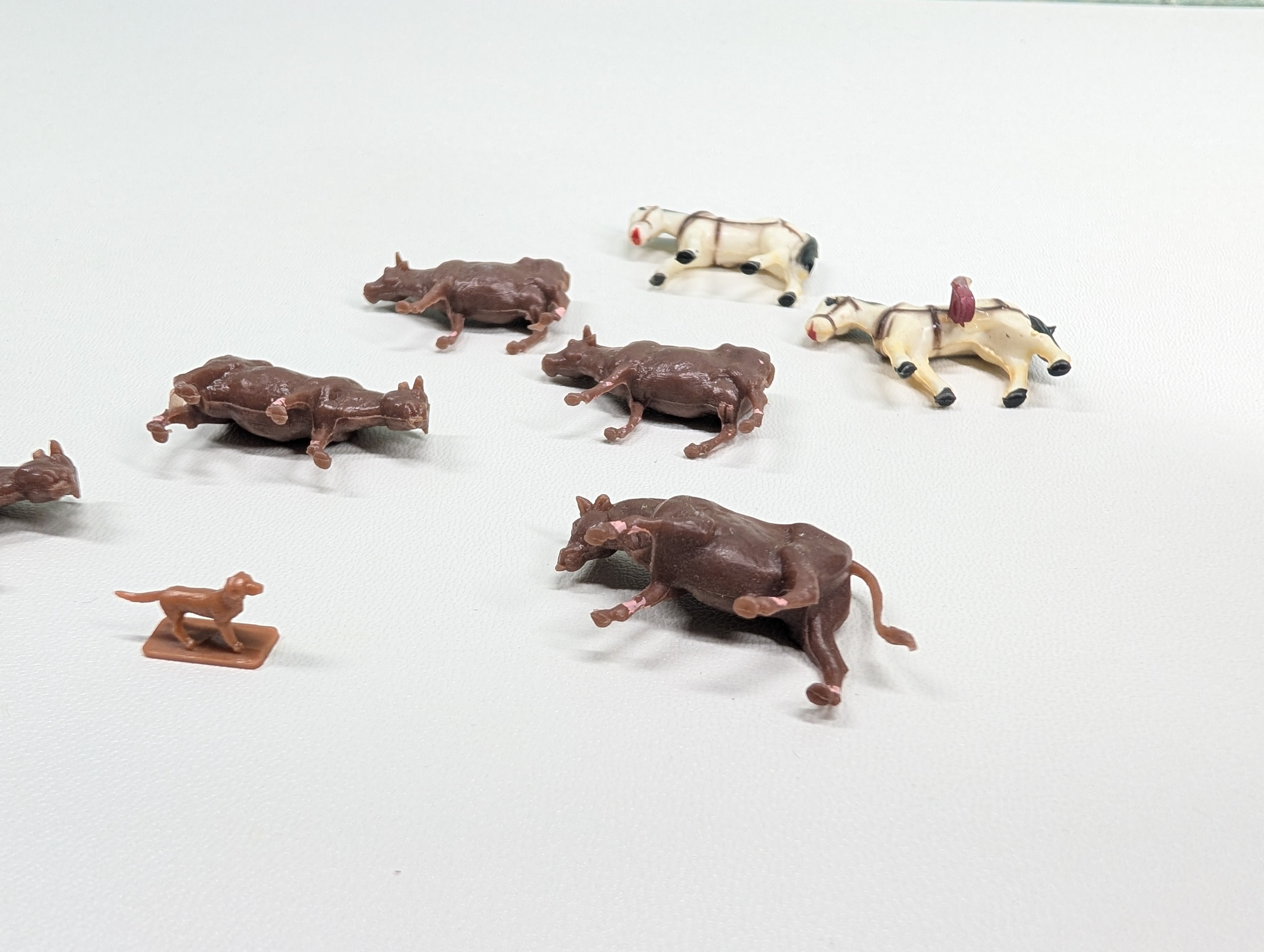 USED HO Scale Lot of Barn Yard Animals and other Animals