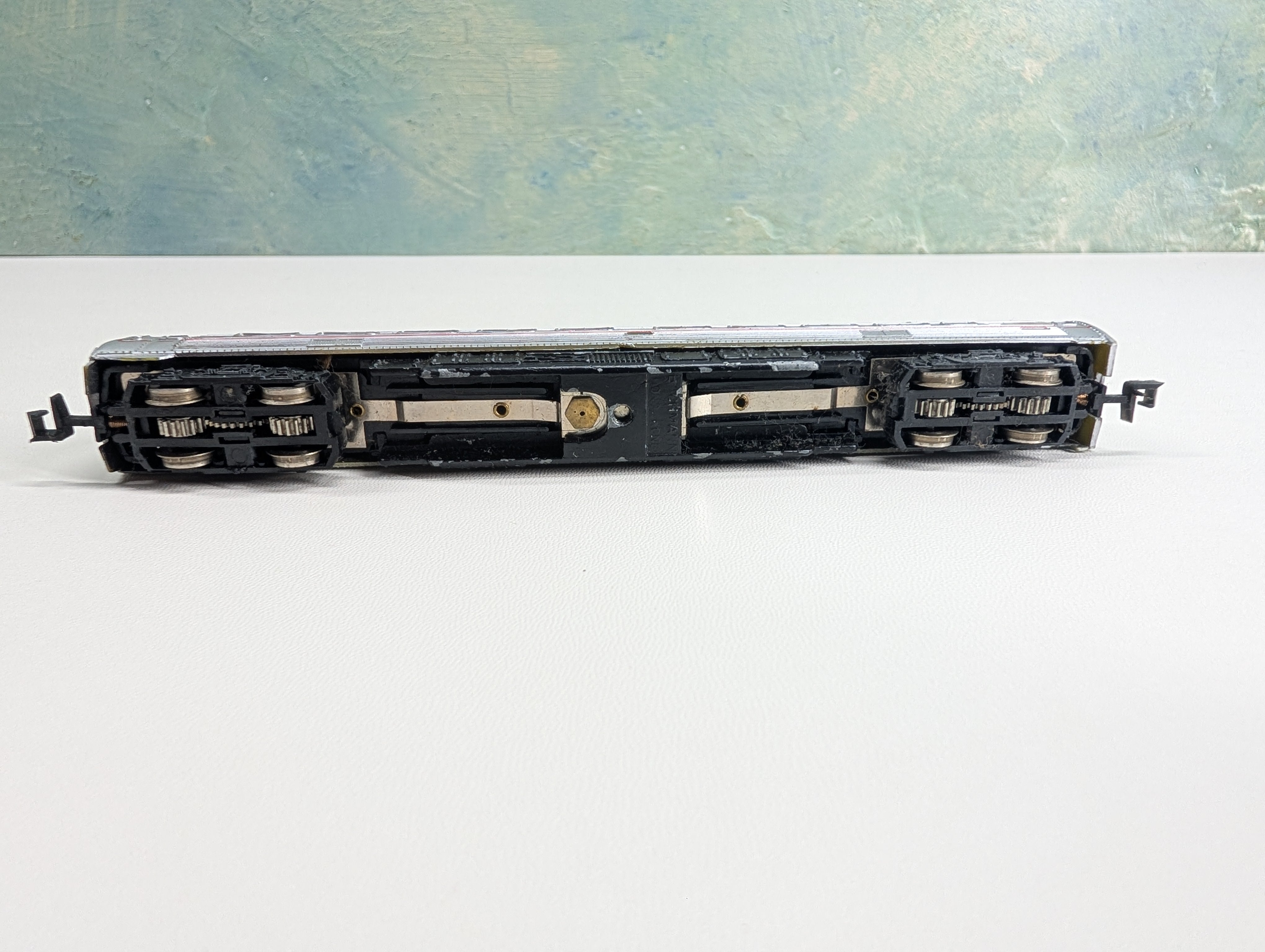 USED Bachmann N Scale Metroliner Coach Powered Penn Central Parts/Repairs