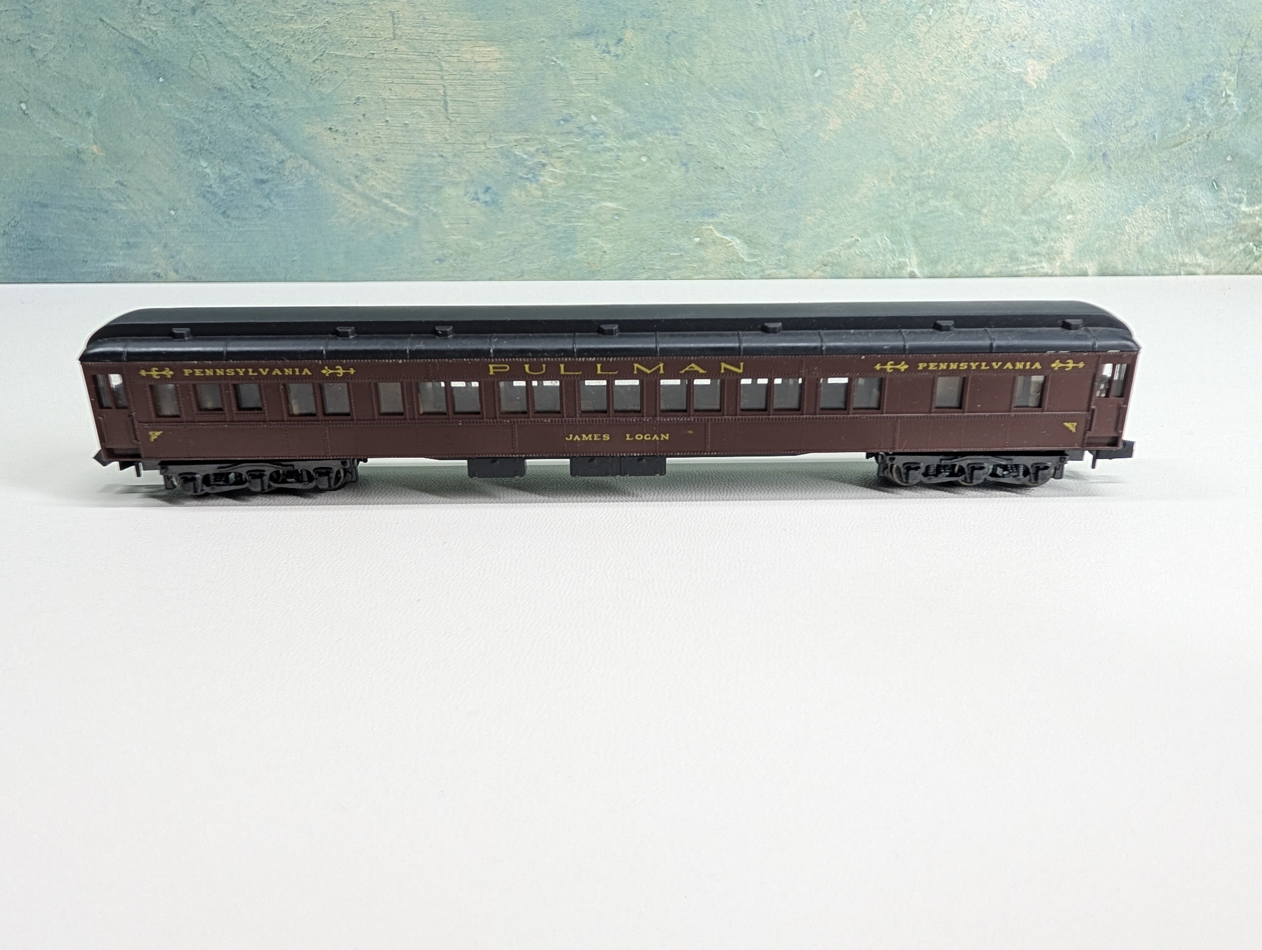 USED Rivarossi N Scale Arnold Passenger Car Pennsylvania James Logan Pullman