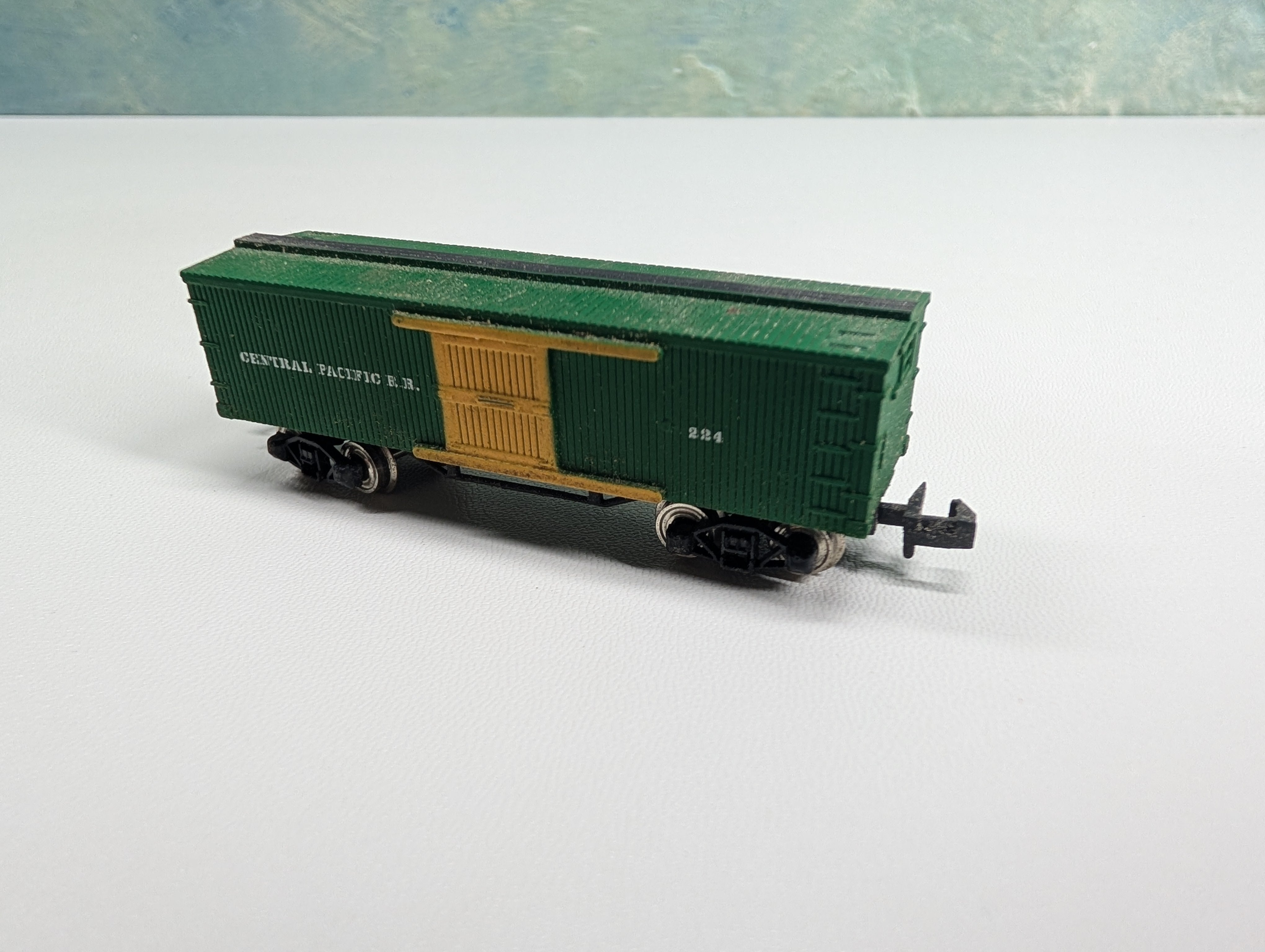 USED N Scale Old Time Box Car Central Pacific #224
