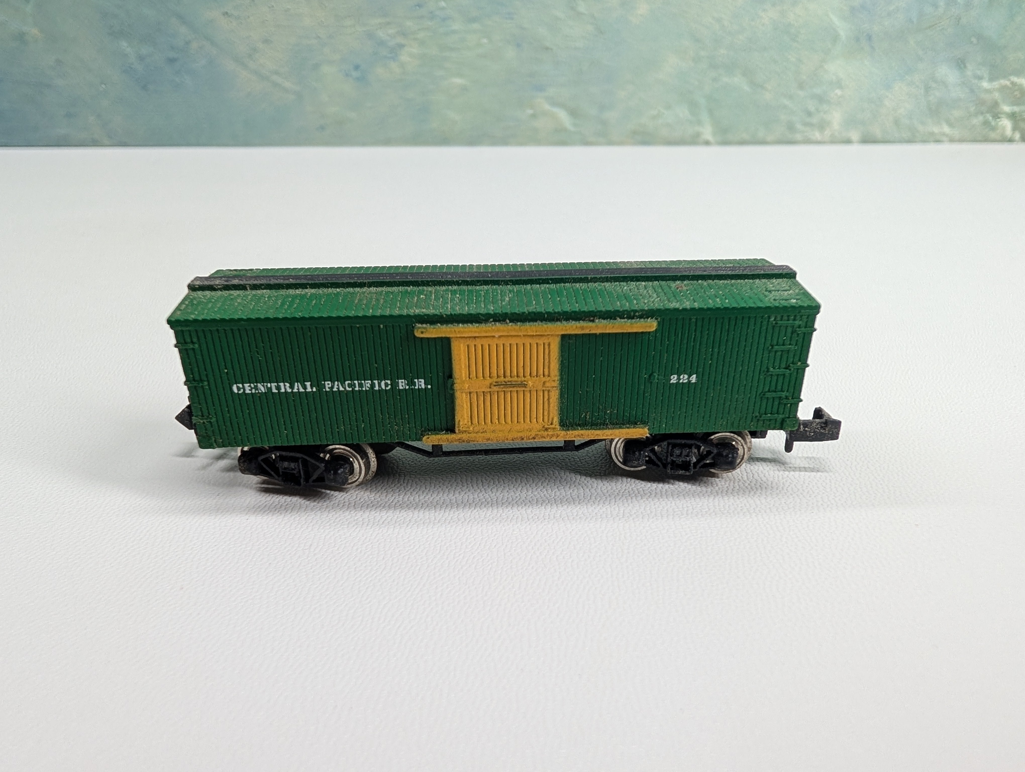 USED N Scale Old Time Box Car Central Pacific #224