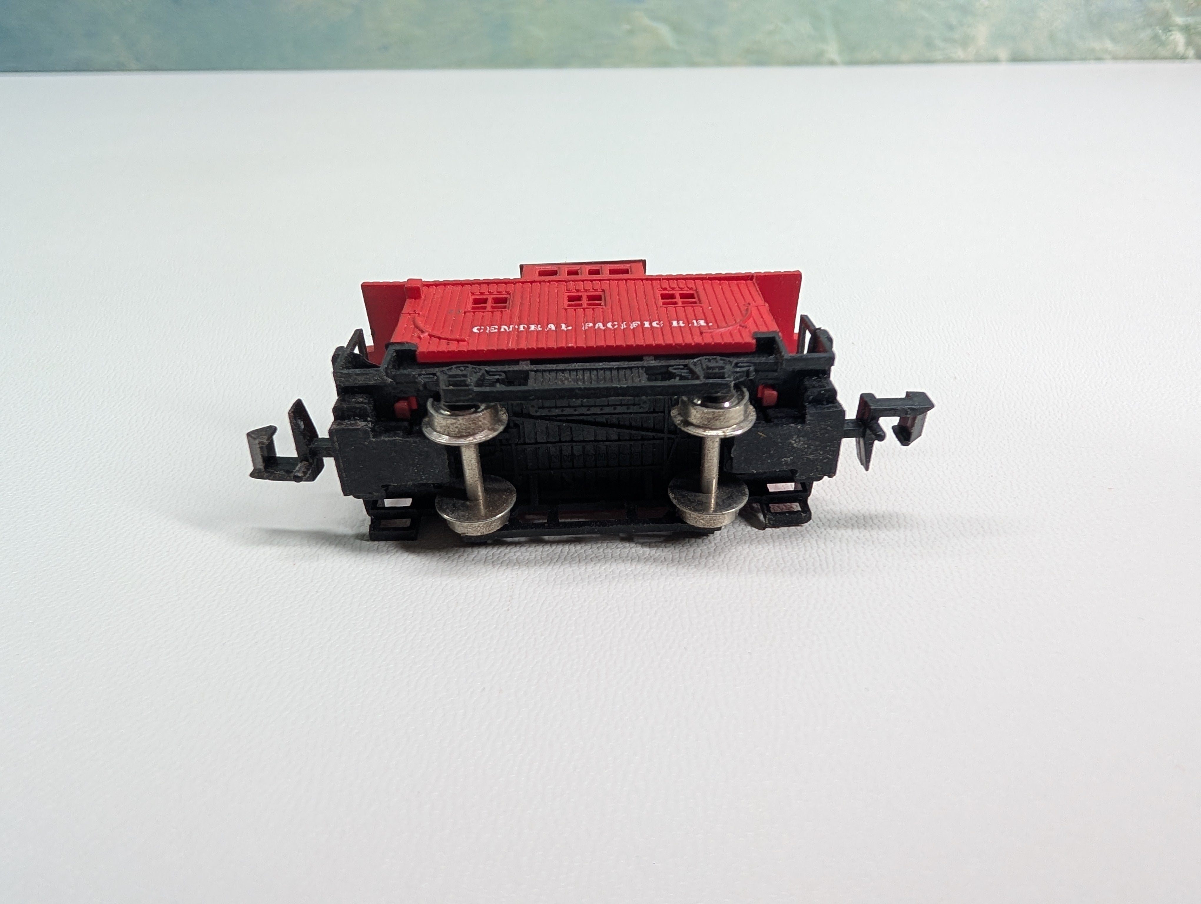 USED Bachmann N Scale Bobber Caboose Central Pacific