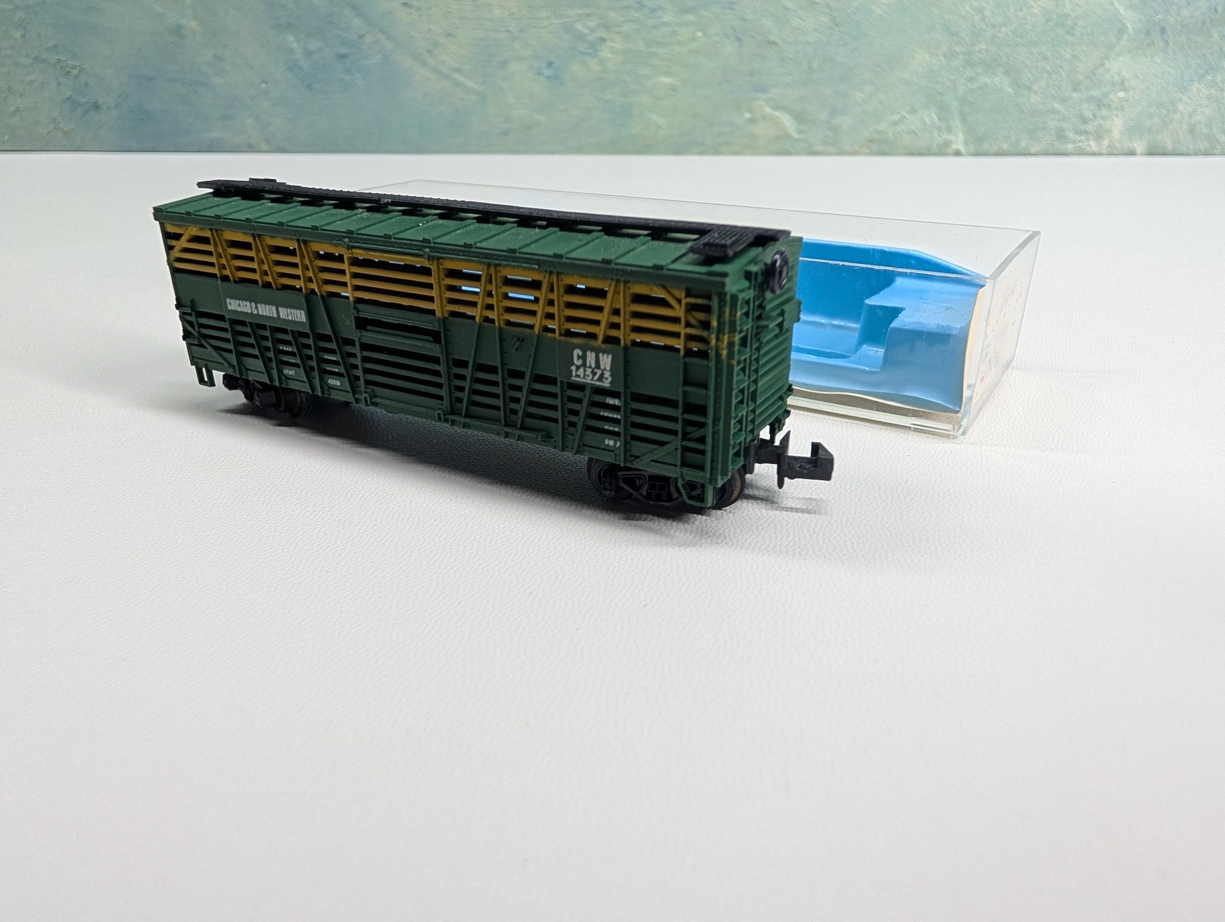 USED Atlas N Scale Cattle Stock Car Chicago & North Western CNW #14373
