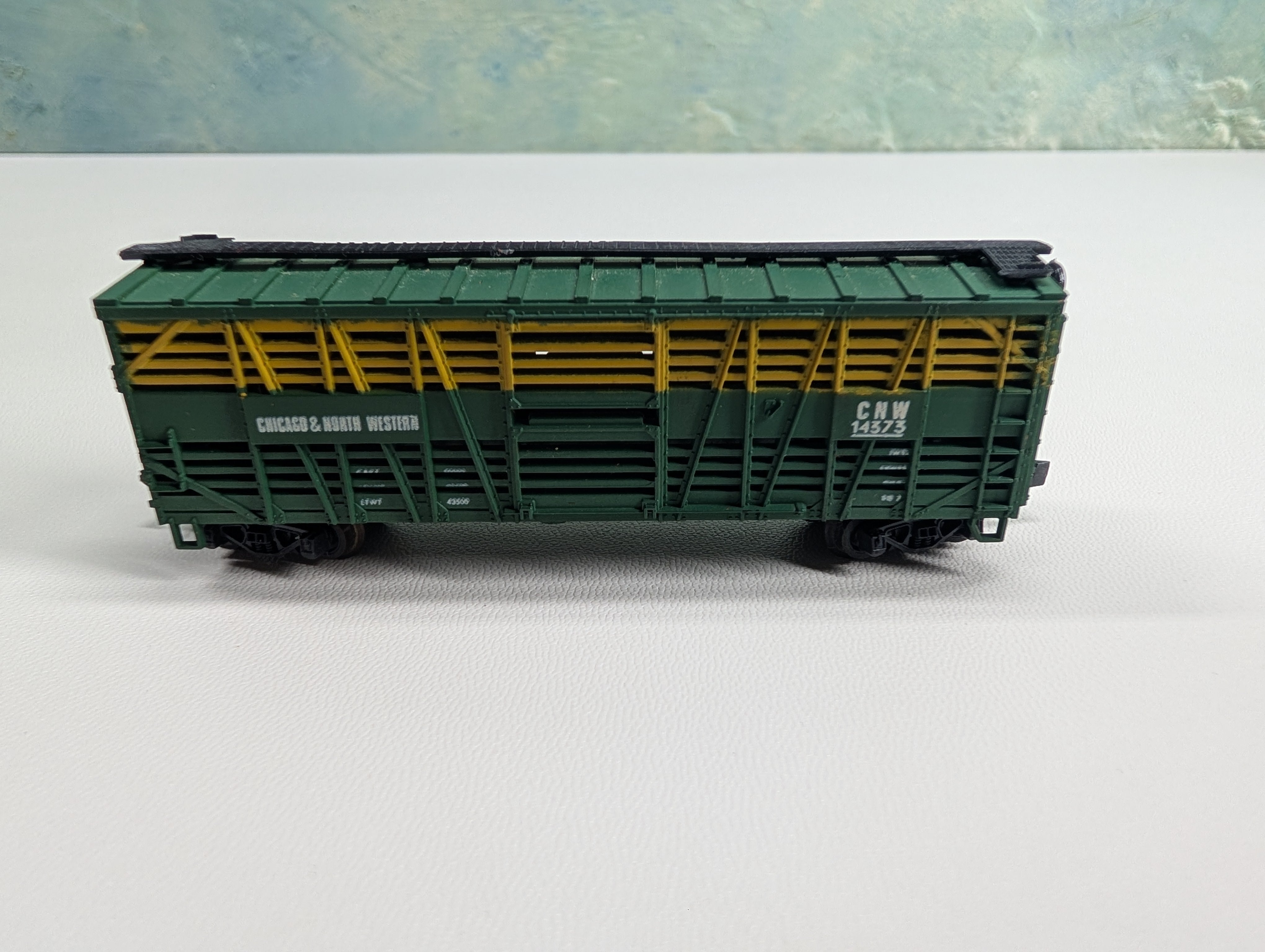 USED Atlas N Scale Cattle Stock Car Chicago & North Western CNW #14373