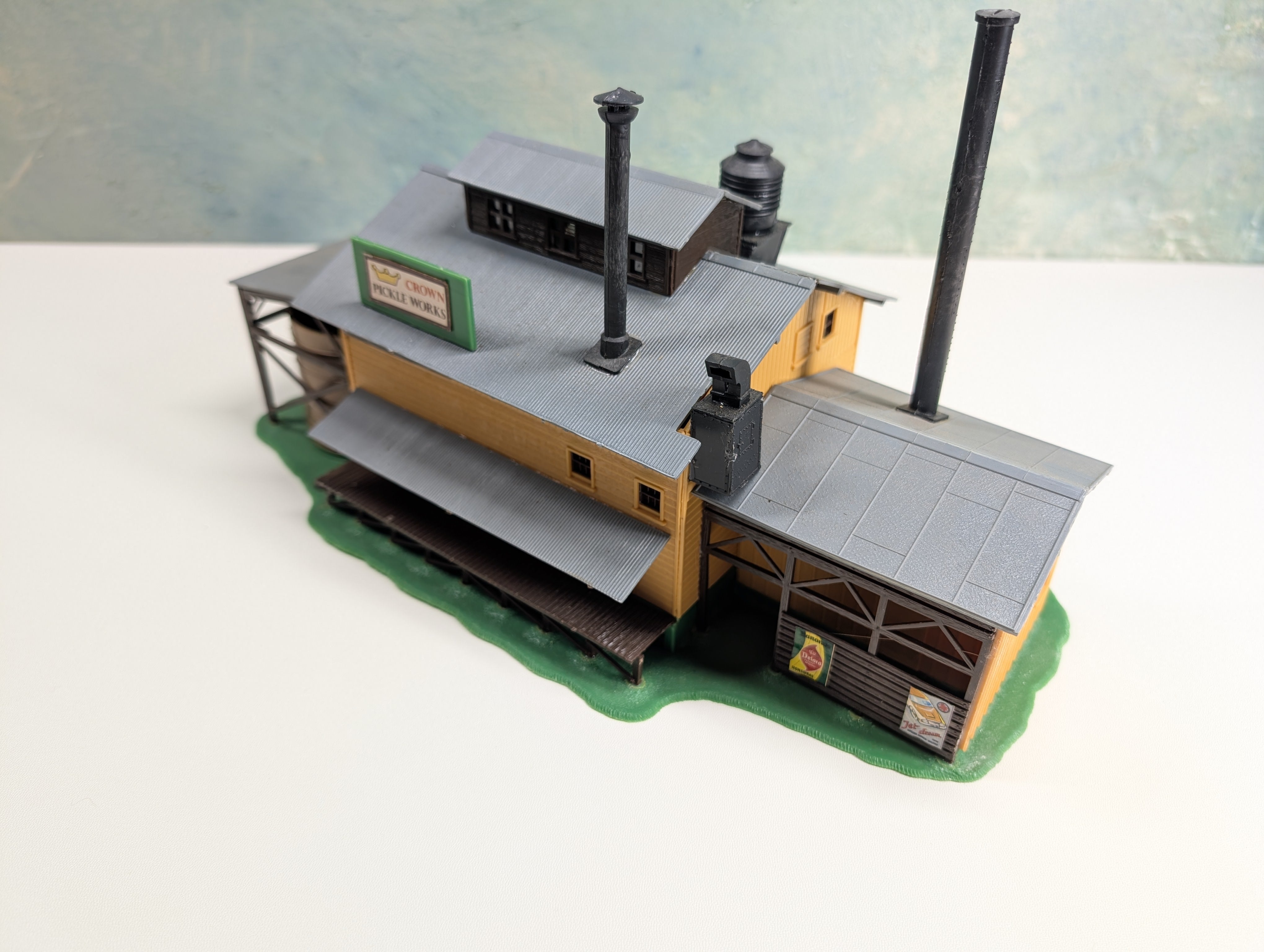 USED HO Scale Crown Pickle Works, Factory