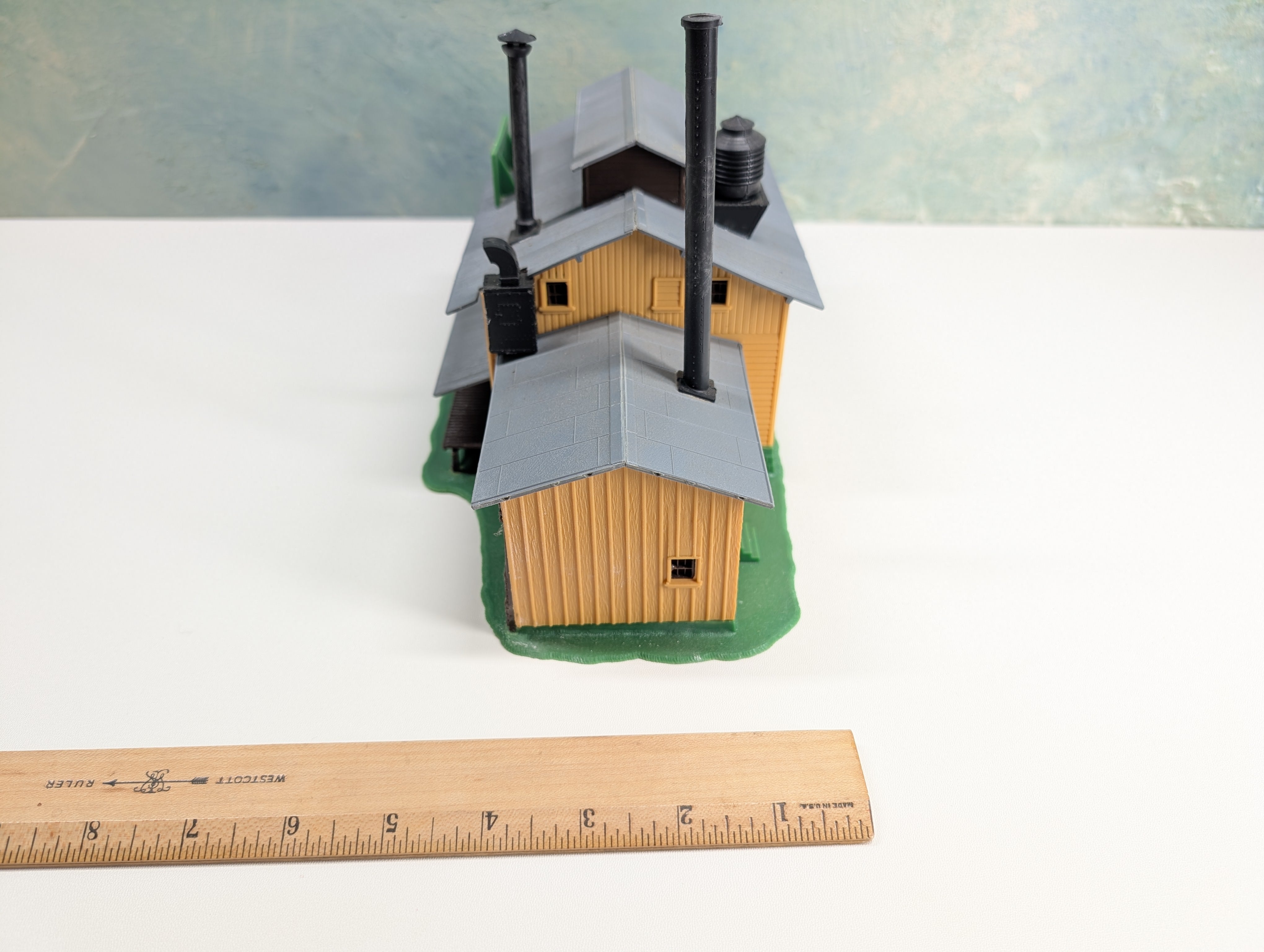 USED HO Scale Crown Pickle Works, Factory
