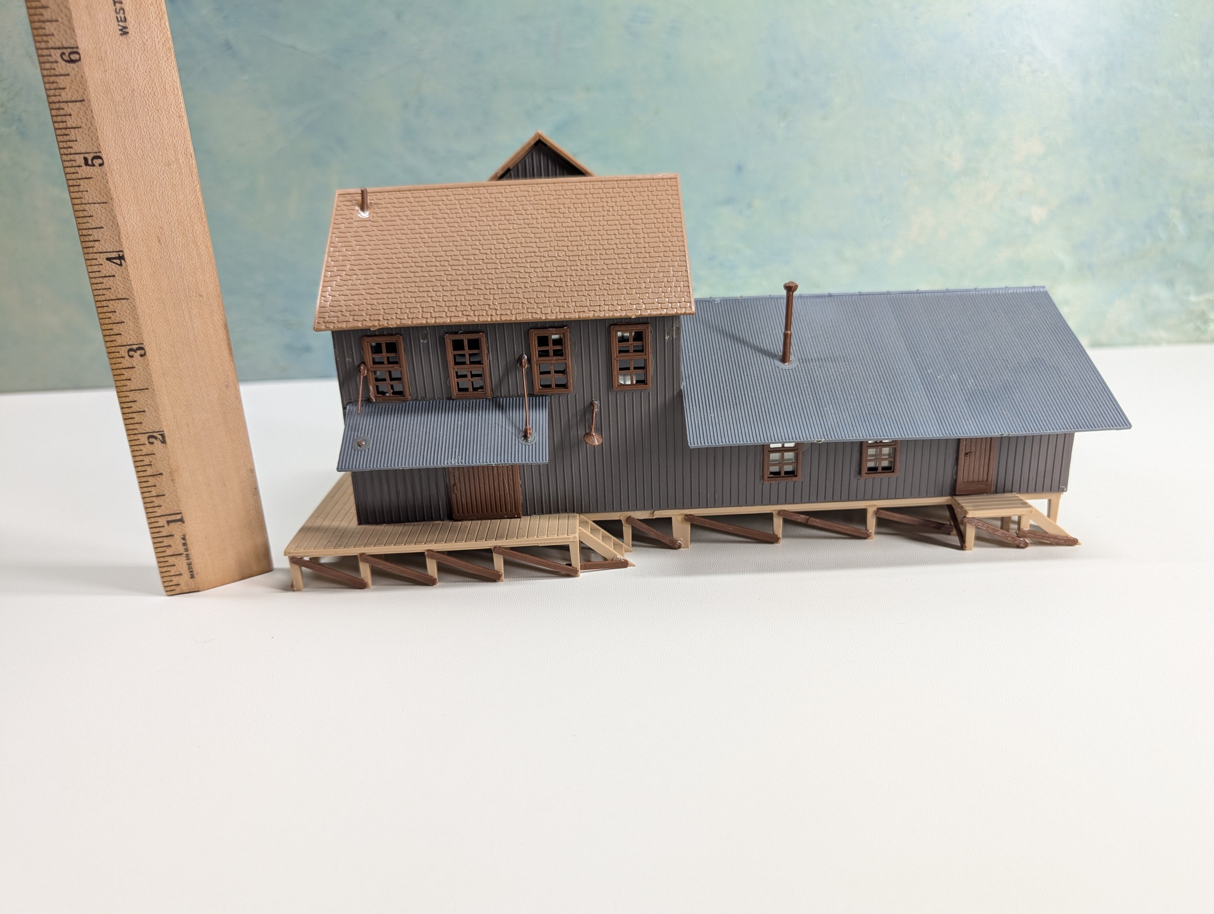 USED HO Scale Raised Railroad Express Co Warehouse