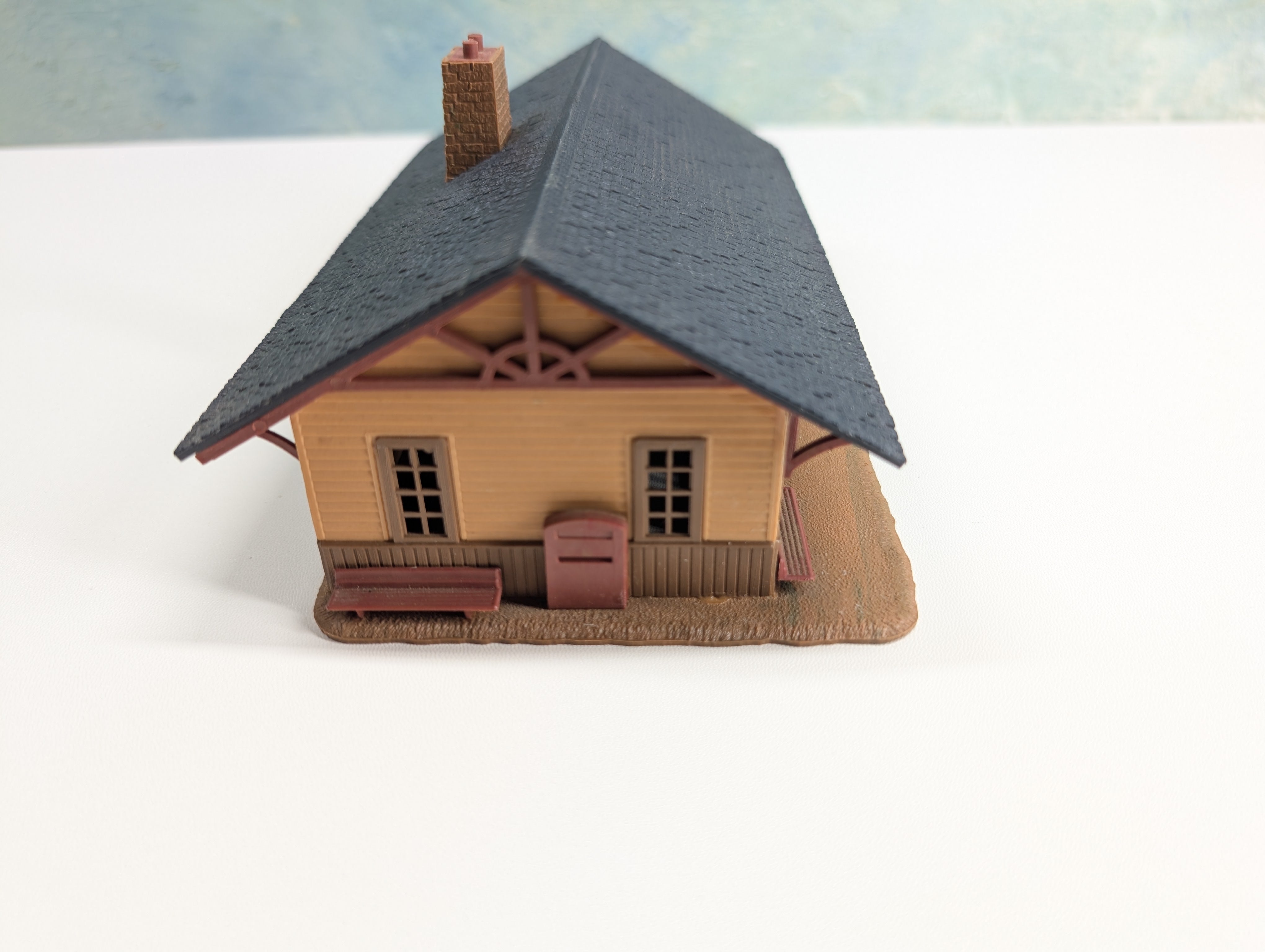 USED Pola HO Scale Old Time Freight Station