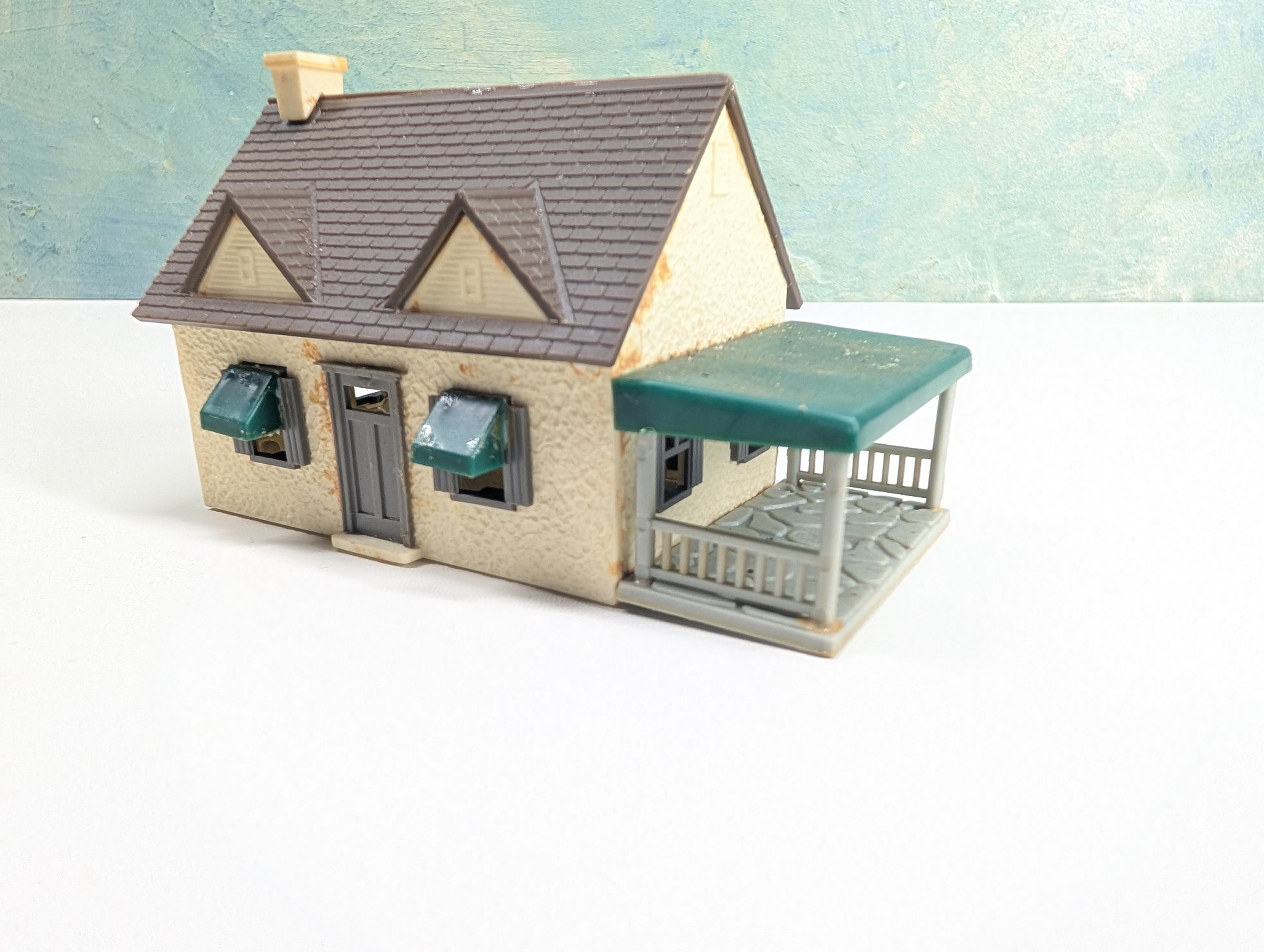 USED Bachmann Plasticville HO Scale Small House