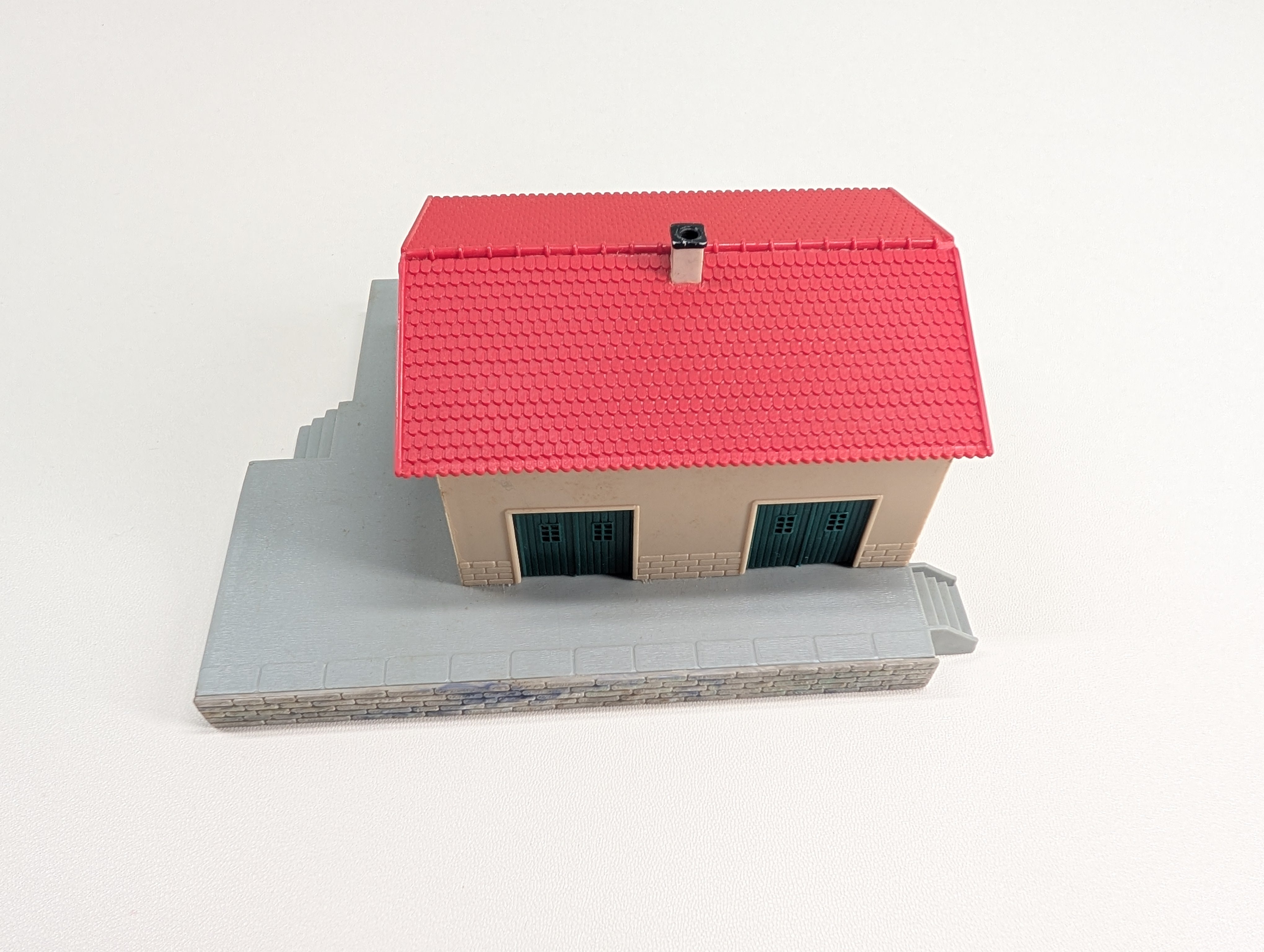 USED Hoffman 514 HO Scale German Freight Station