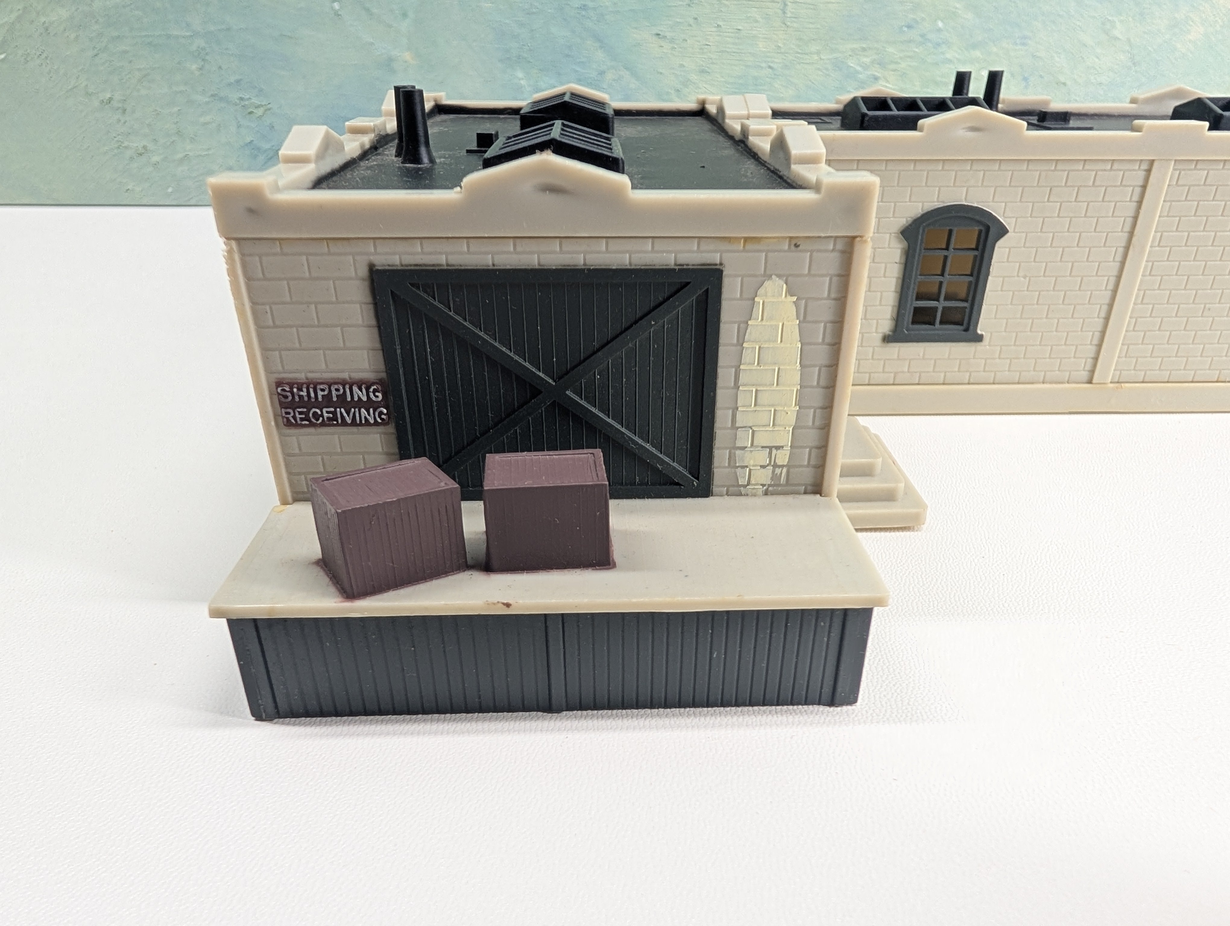 USED HO Scale Shipping & Receiving Buidling, Warehouse